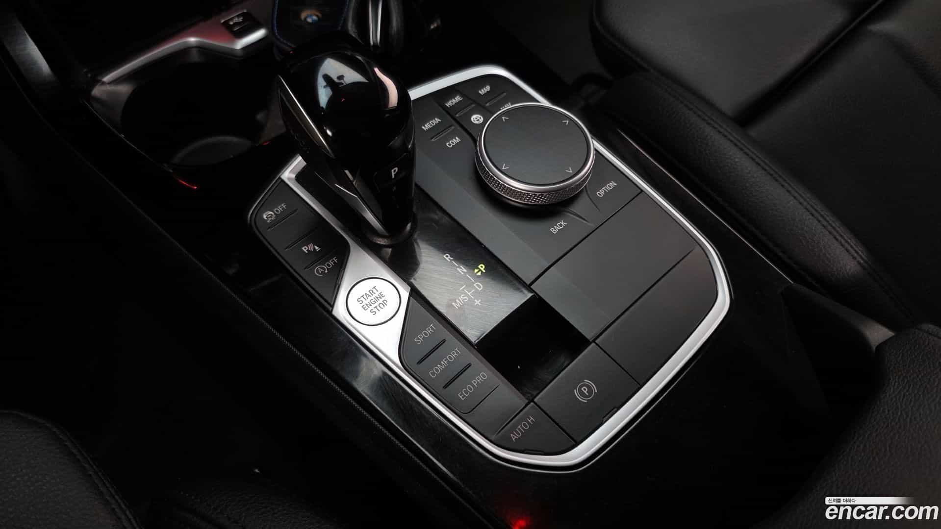2-Series BMW 2022.1-INNER-009