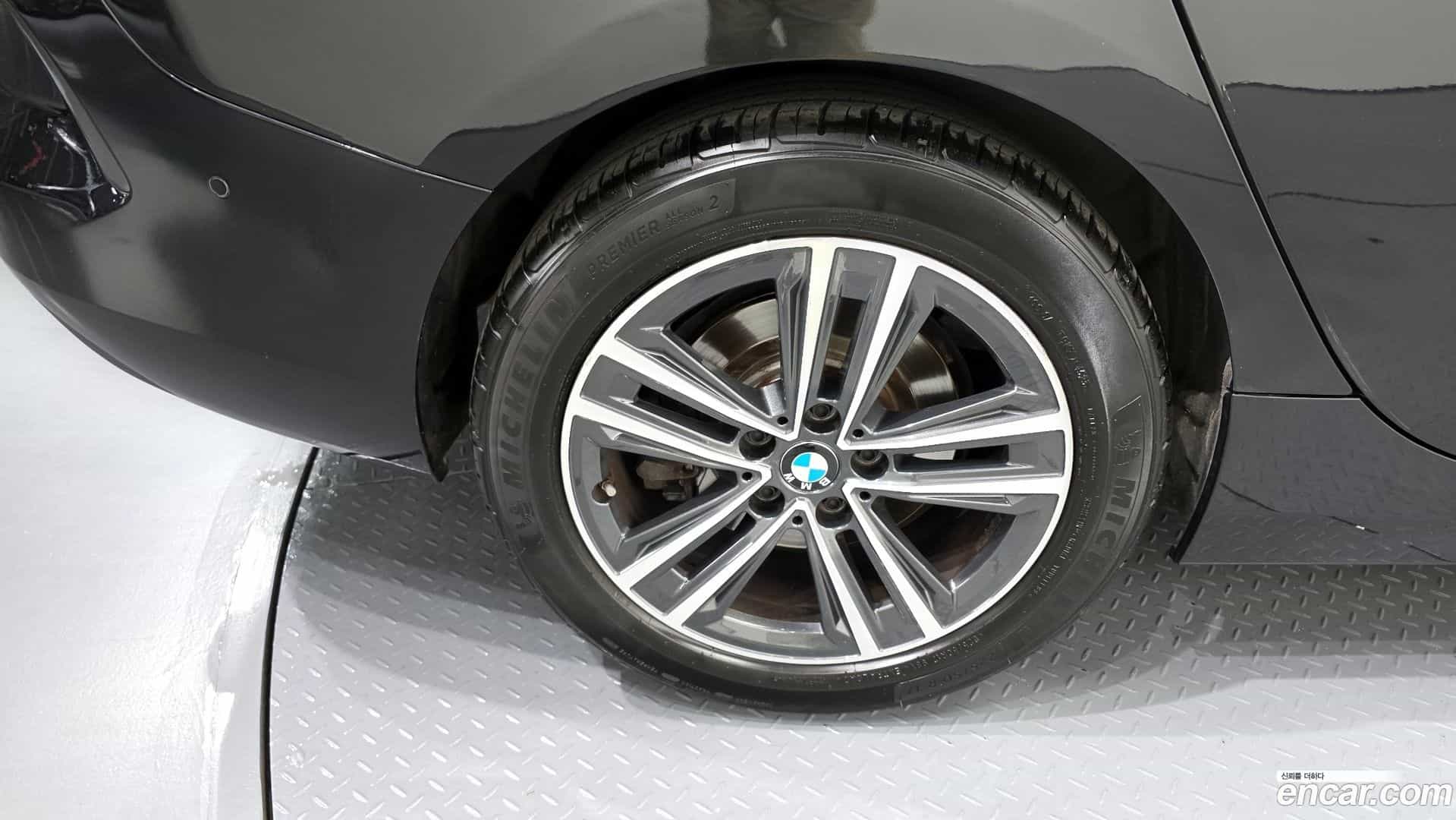 2-Series BMW 2022.1-OUTER-031