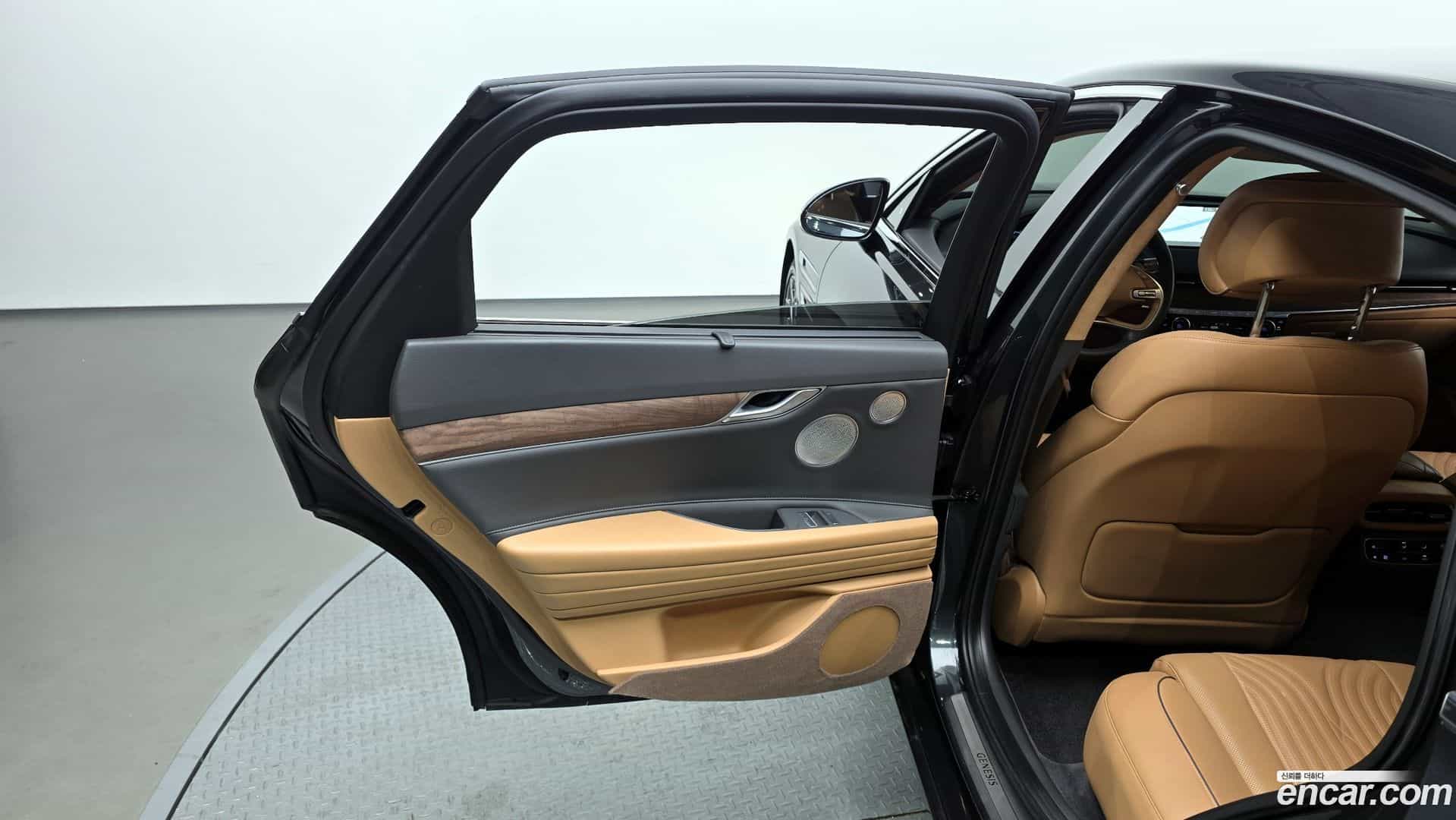 G80 Genesis 2021.3-INNER-035