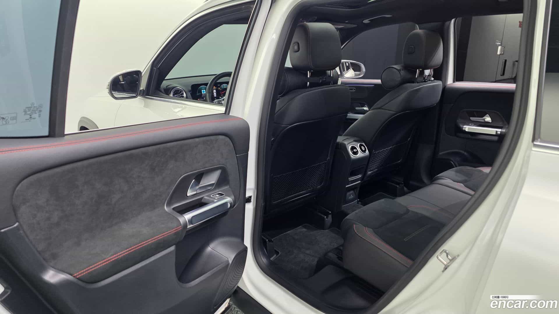 GLB-Class Mercedes-Benz 2022.2-INNER-036