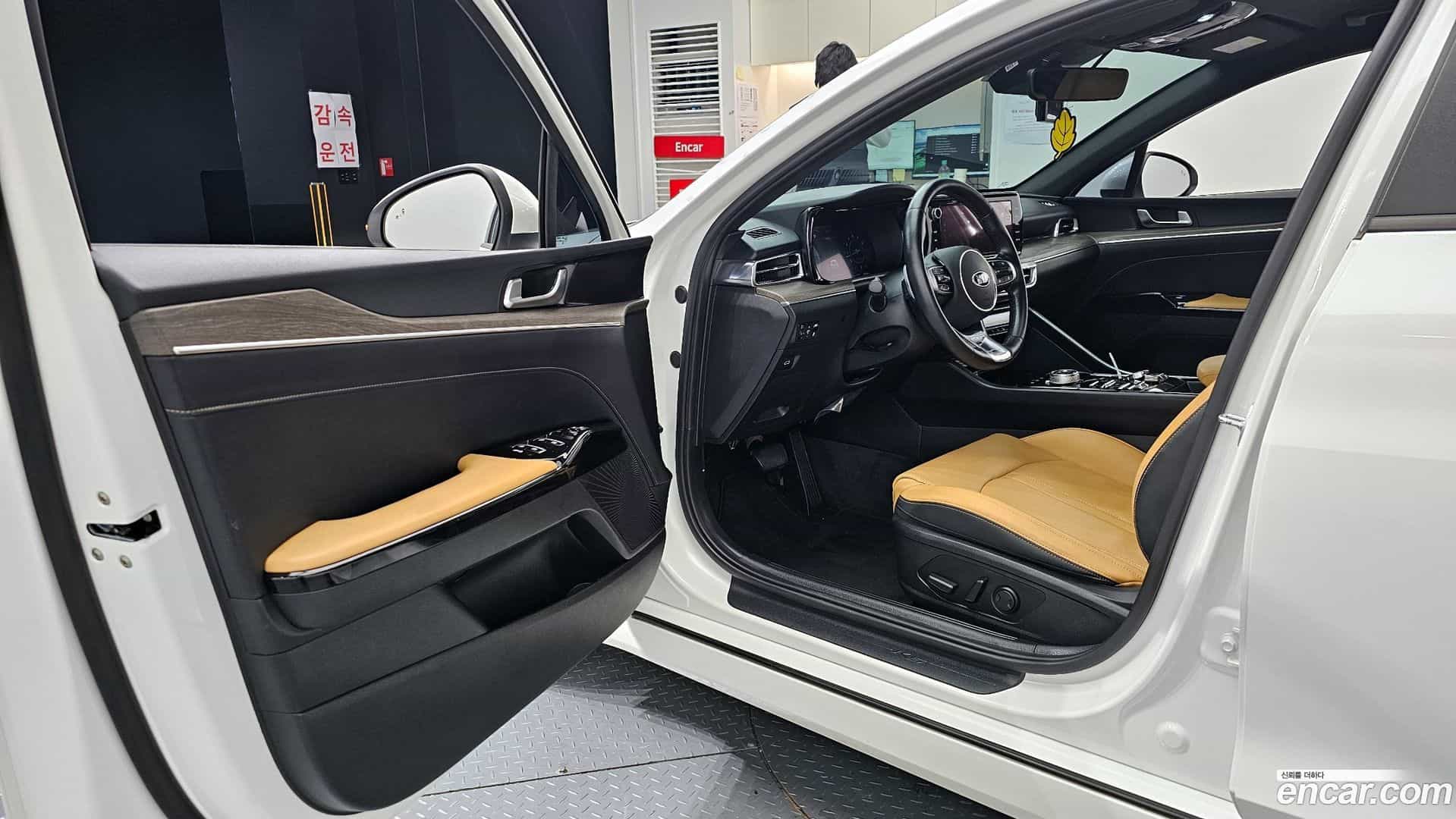 K5 Kia 2021.0-INNER-010