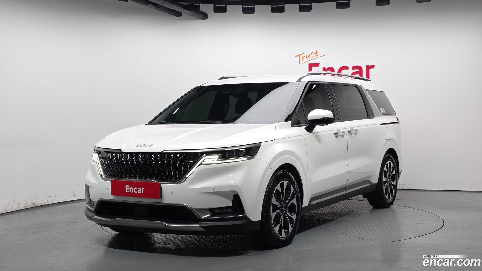 Main__Slider__Photo:Canival Kia 2022.2-0