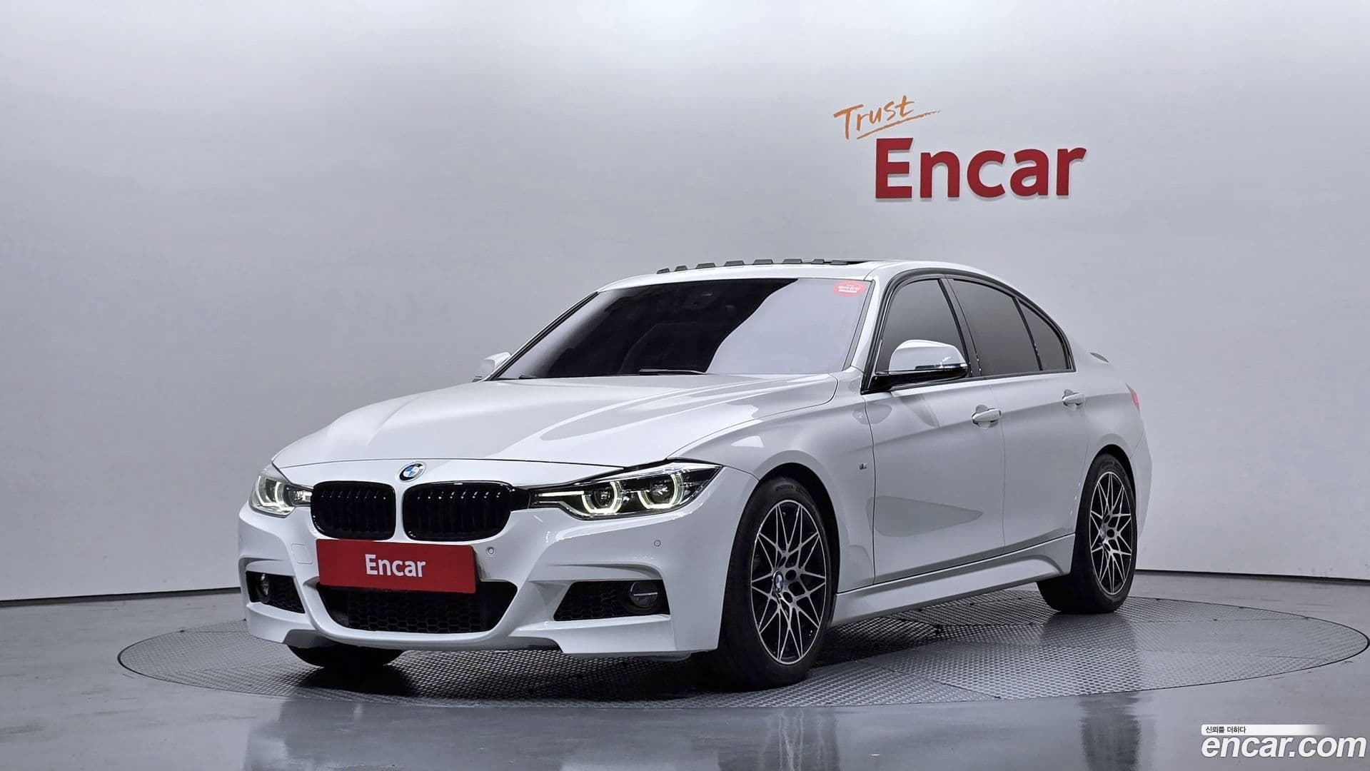 Main__Slider__Photo:3-Series BMW 2017.9-0