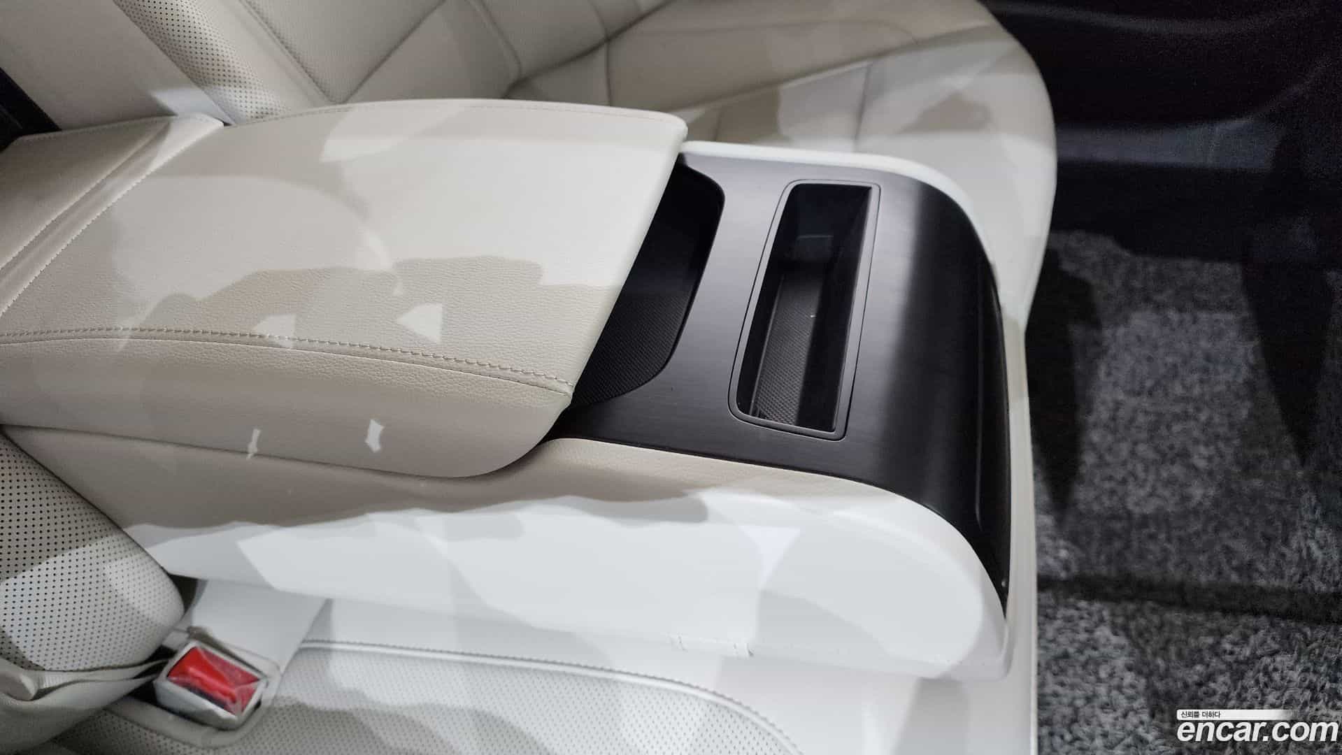 Grandeur Hyundai 2022.3-OPTION-045