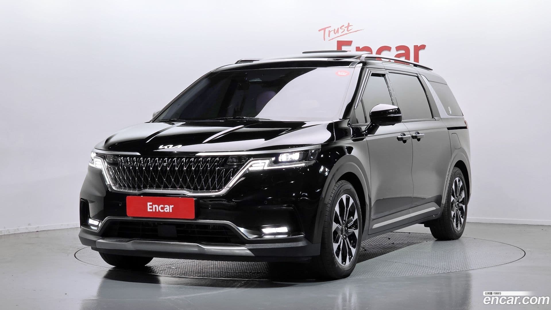 Main__Slider__Photo:Canival Kia 2022.9-0