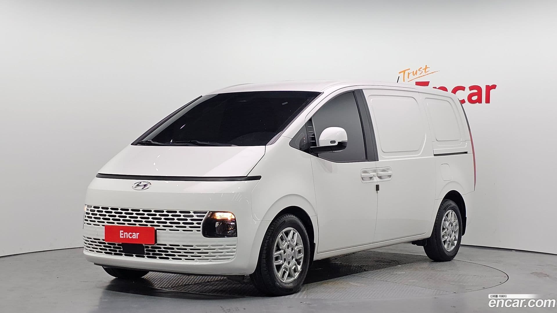 Main__Slider__Photo:Staria Hyundai 2023.11-0