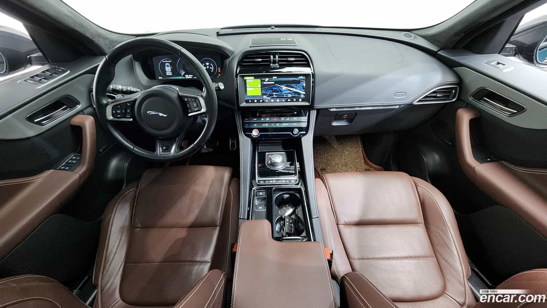 F-PACE Jaguar 2017.5-INNER-007