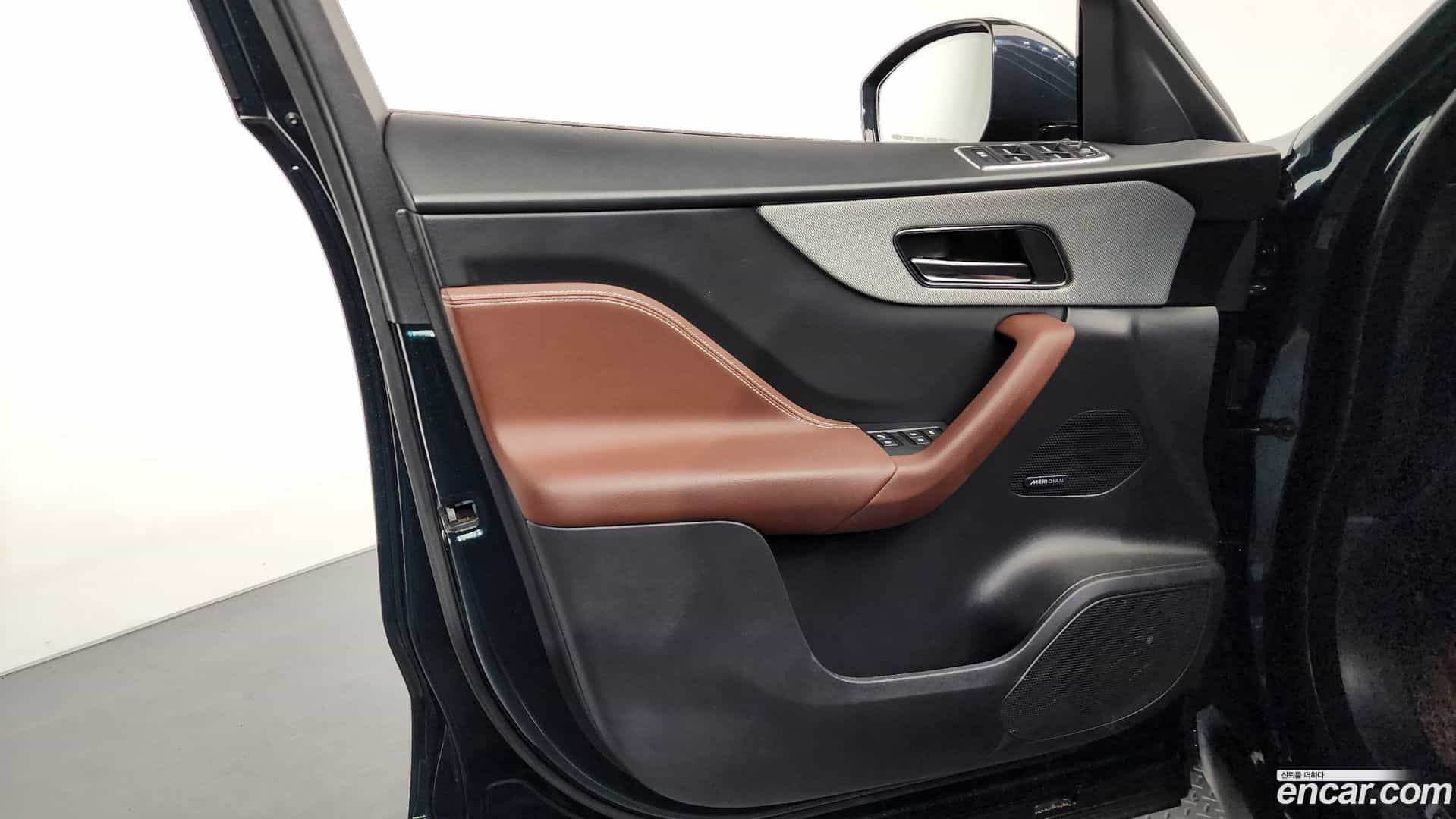 F-PACE Jaguar 2017.5-INNER-034