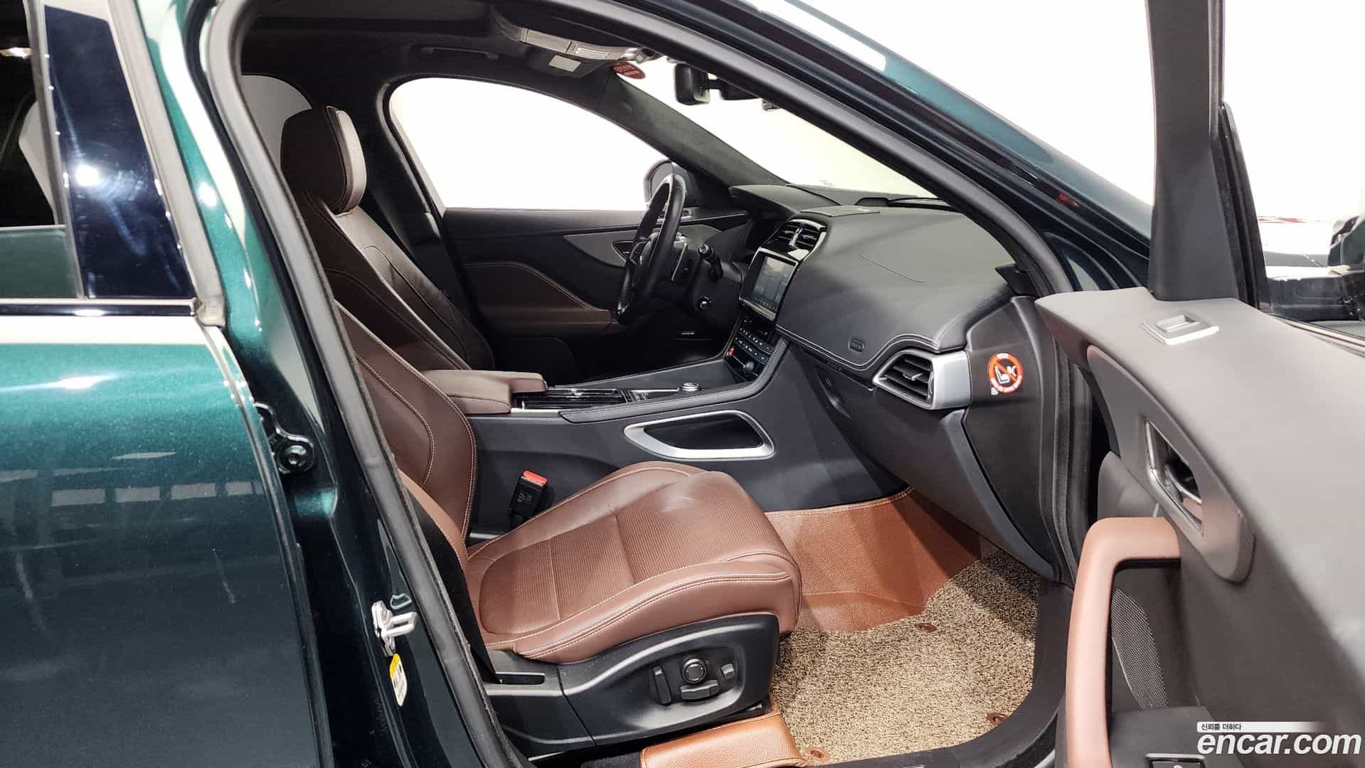 F-PACE Jaguar 2017.5-INNER-036