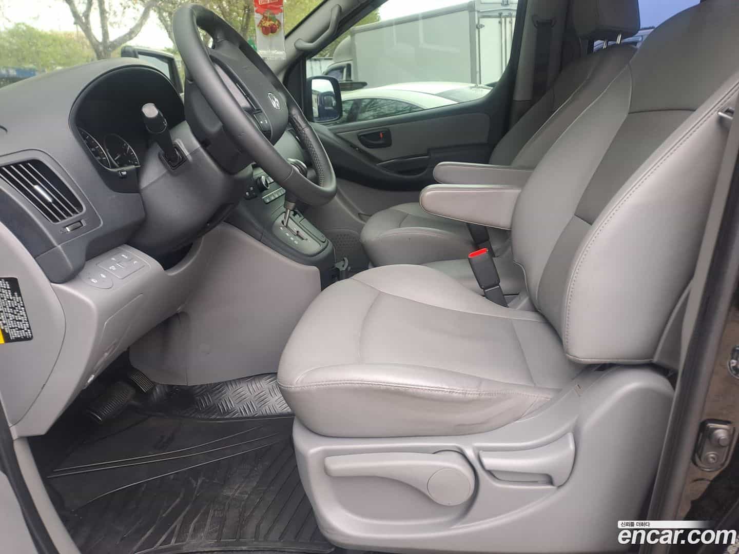 Starex Hyundai 2020.9-OPTION-015