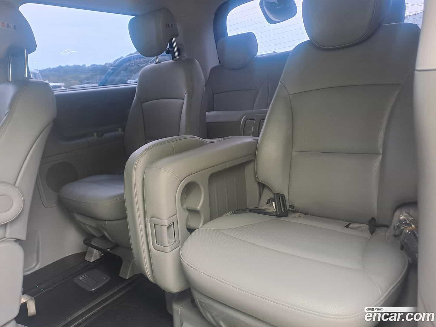 Starex Hyundai 2020.9-OPTION-017