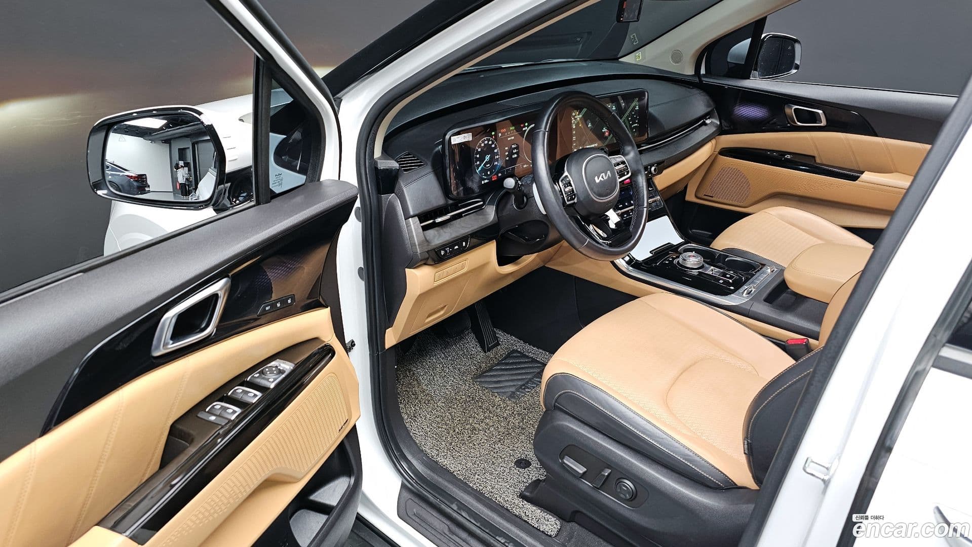 Main__Slider__Photo:Canival Kia 2023.3-11
