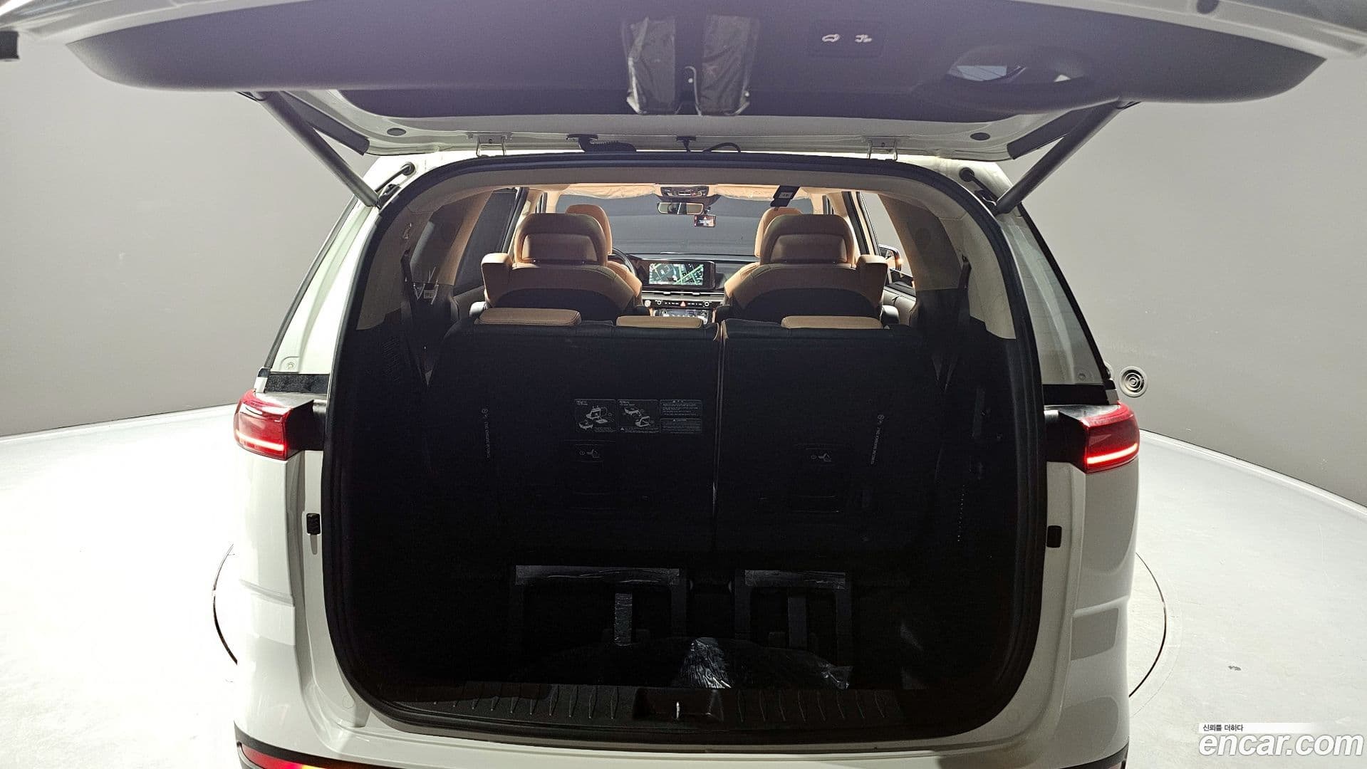 Main__Slider__Photo:Canival Kia 2023.3-19