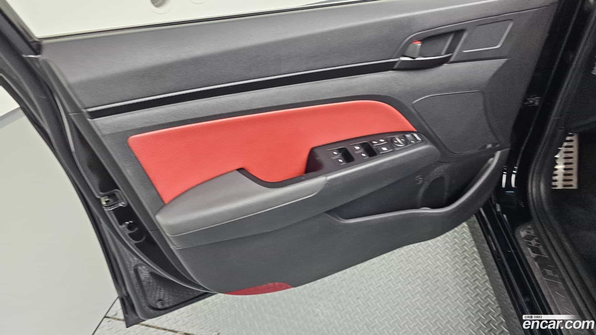 AVANTE Hyundai 2017.3-INNER-034