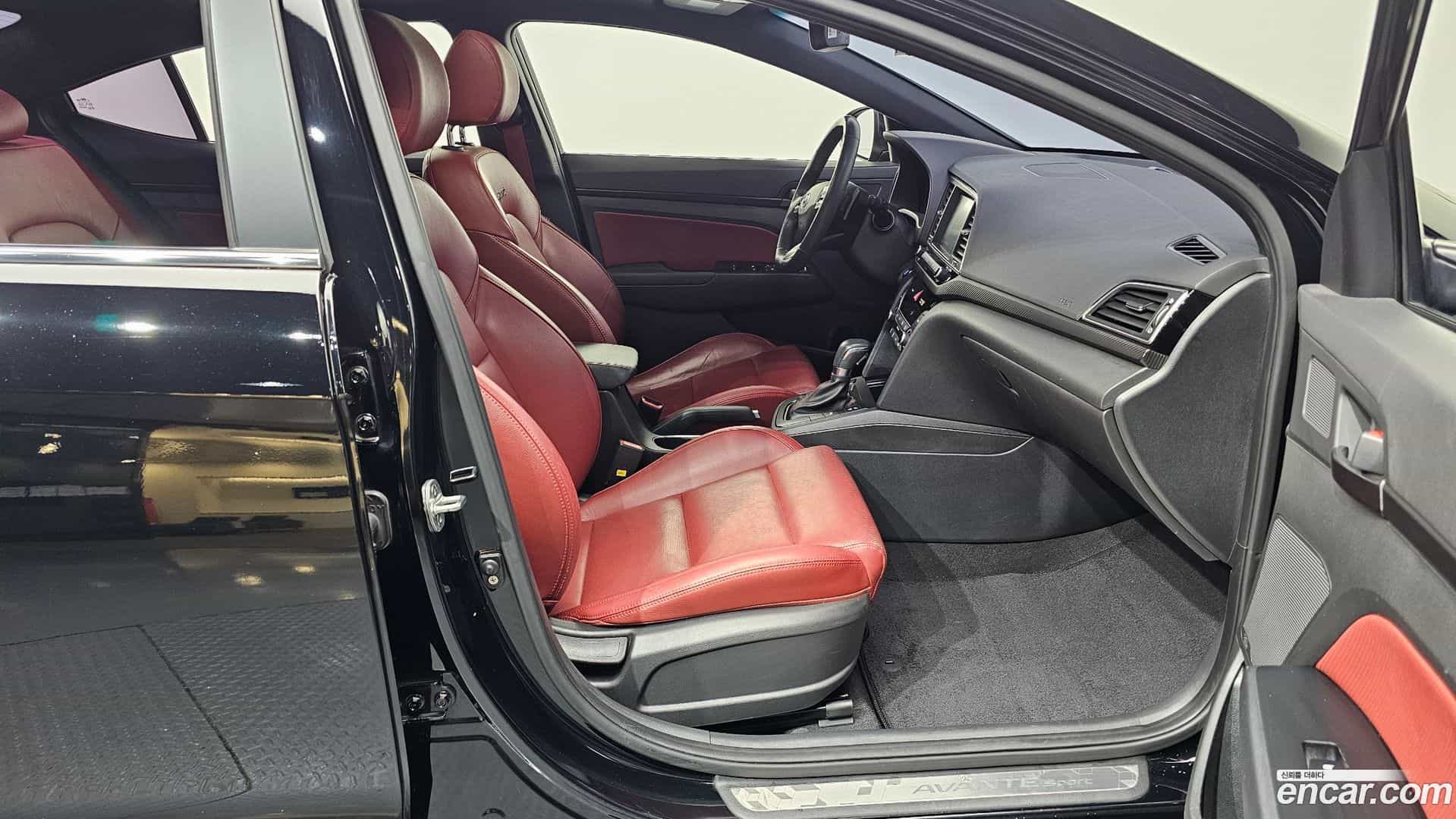 AVANTE Hyundai 2017.3-INNER-036