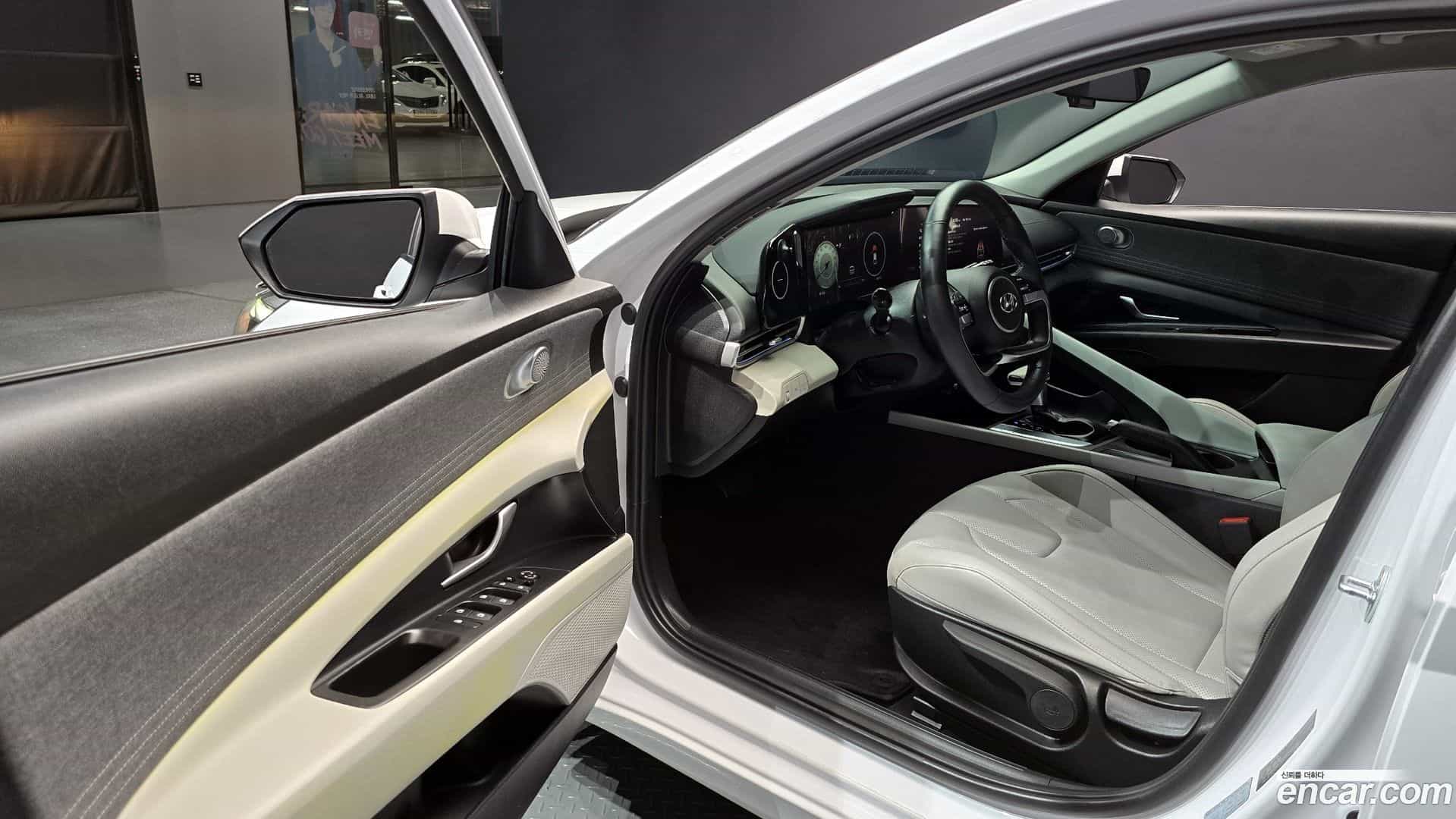 AVANTE Hyundai 2021.2-INNER-010