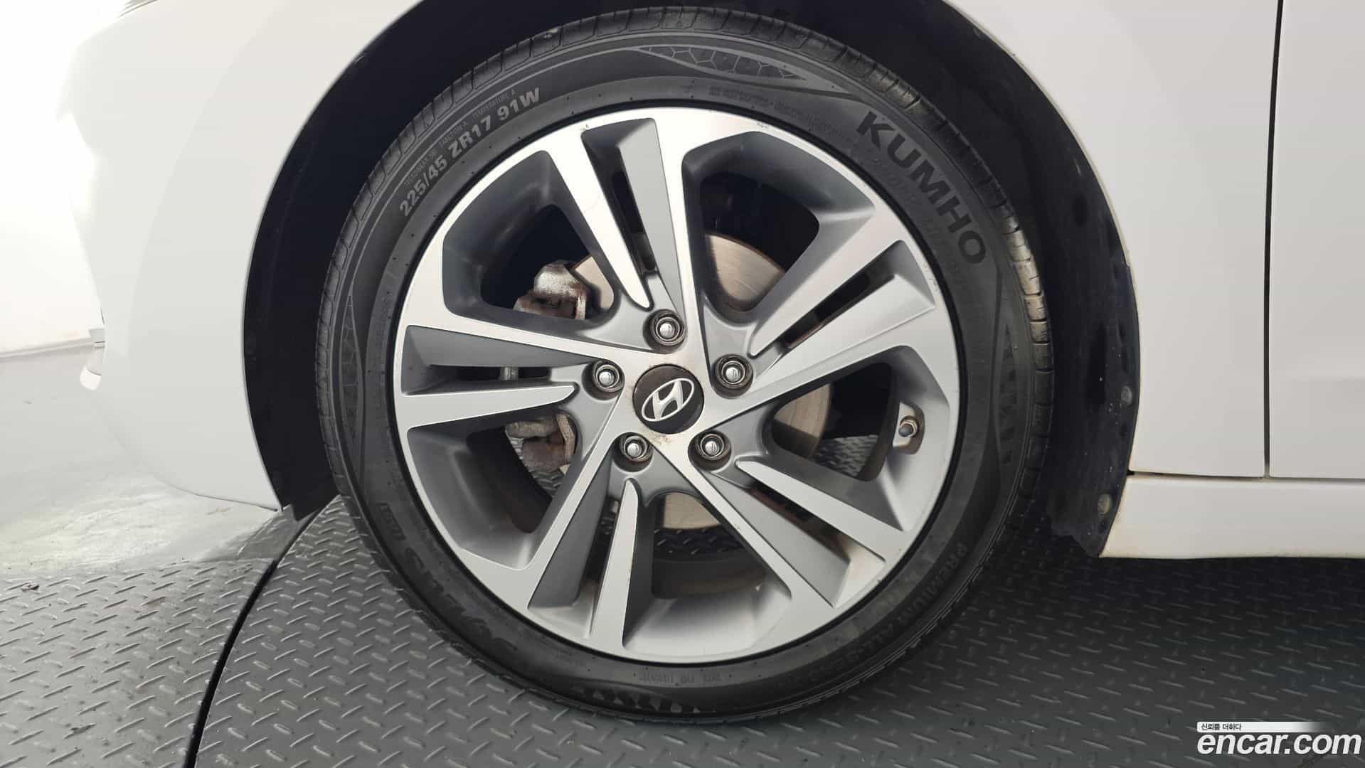 AVANTE Hyundai 2017.3-OUTER-005