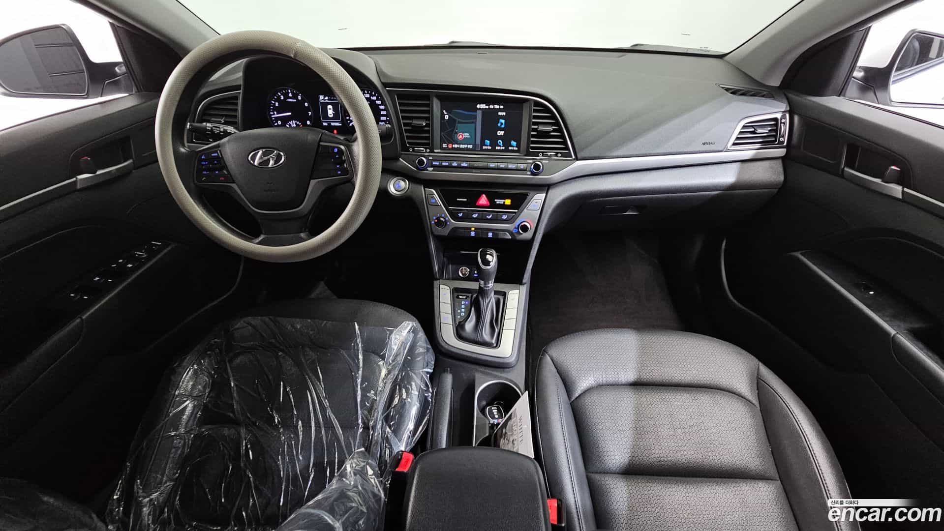 AVANTE Hyundai 2017.3-INNER-007
