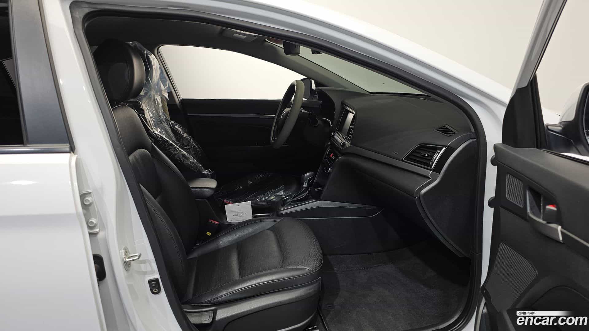 AVANTE Hyundai 2017.3-OPTION-015