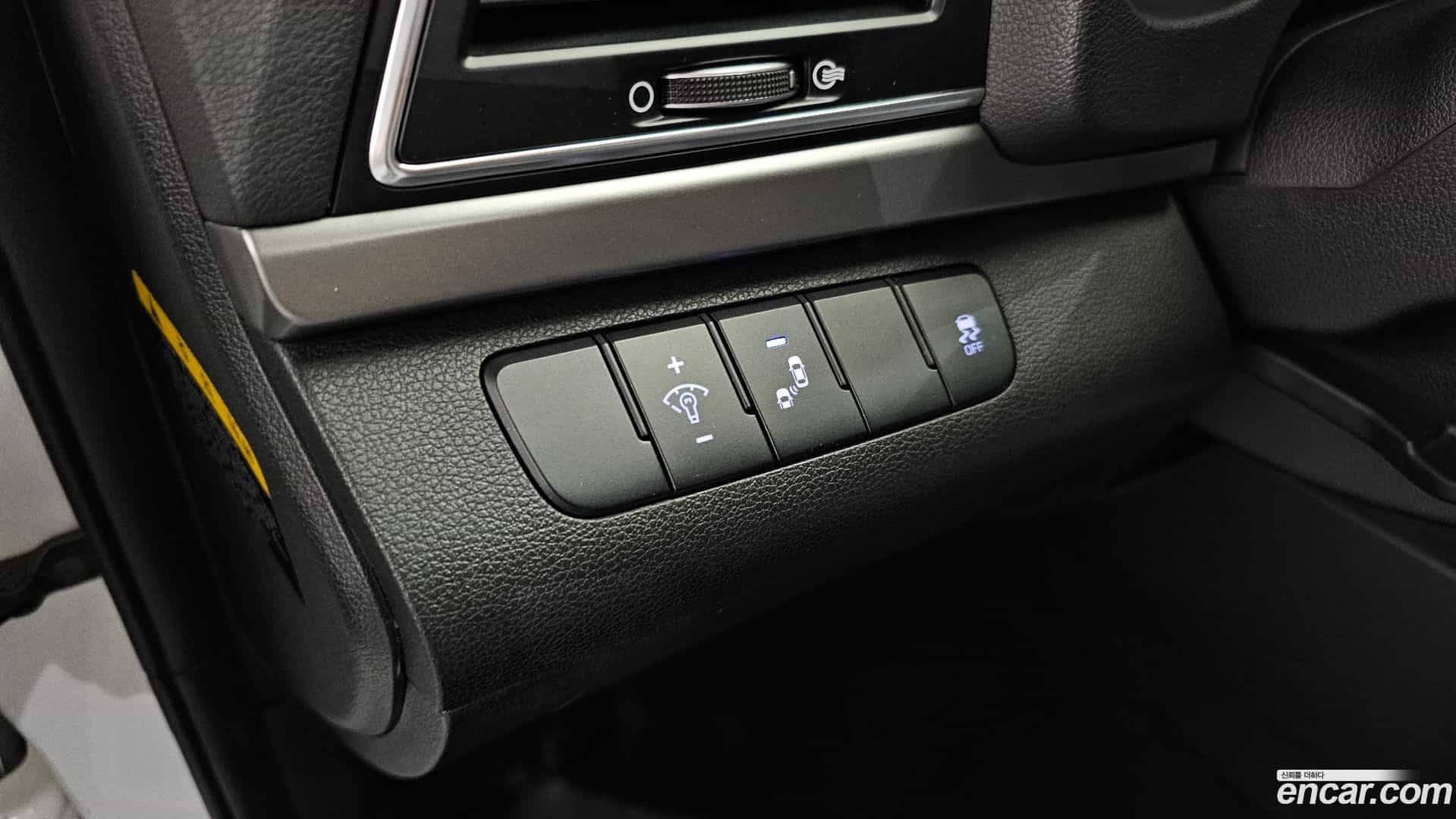 AVANTE Hyundai 2017.3-OPTION-017