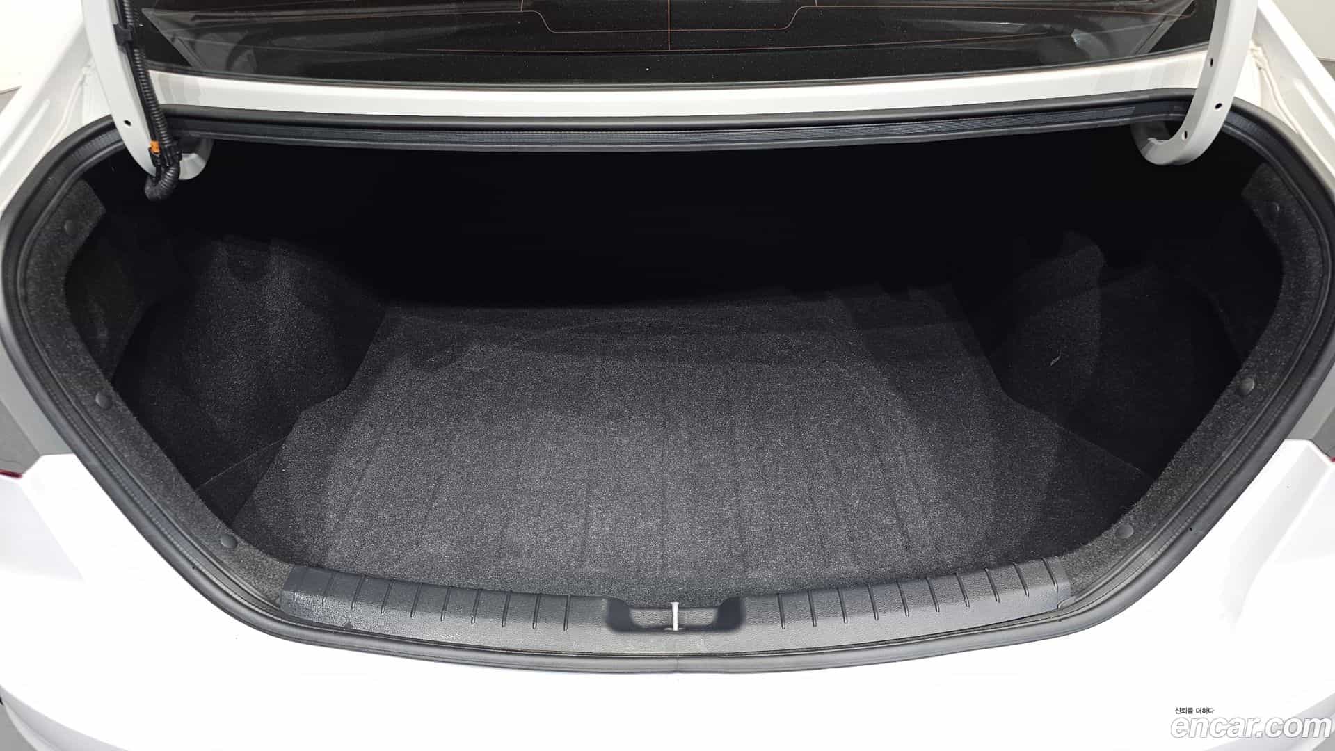 AVANTE Hyundai 2017.3-OPTION-024