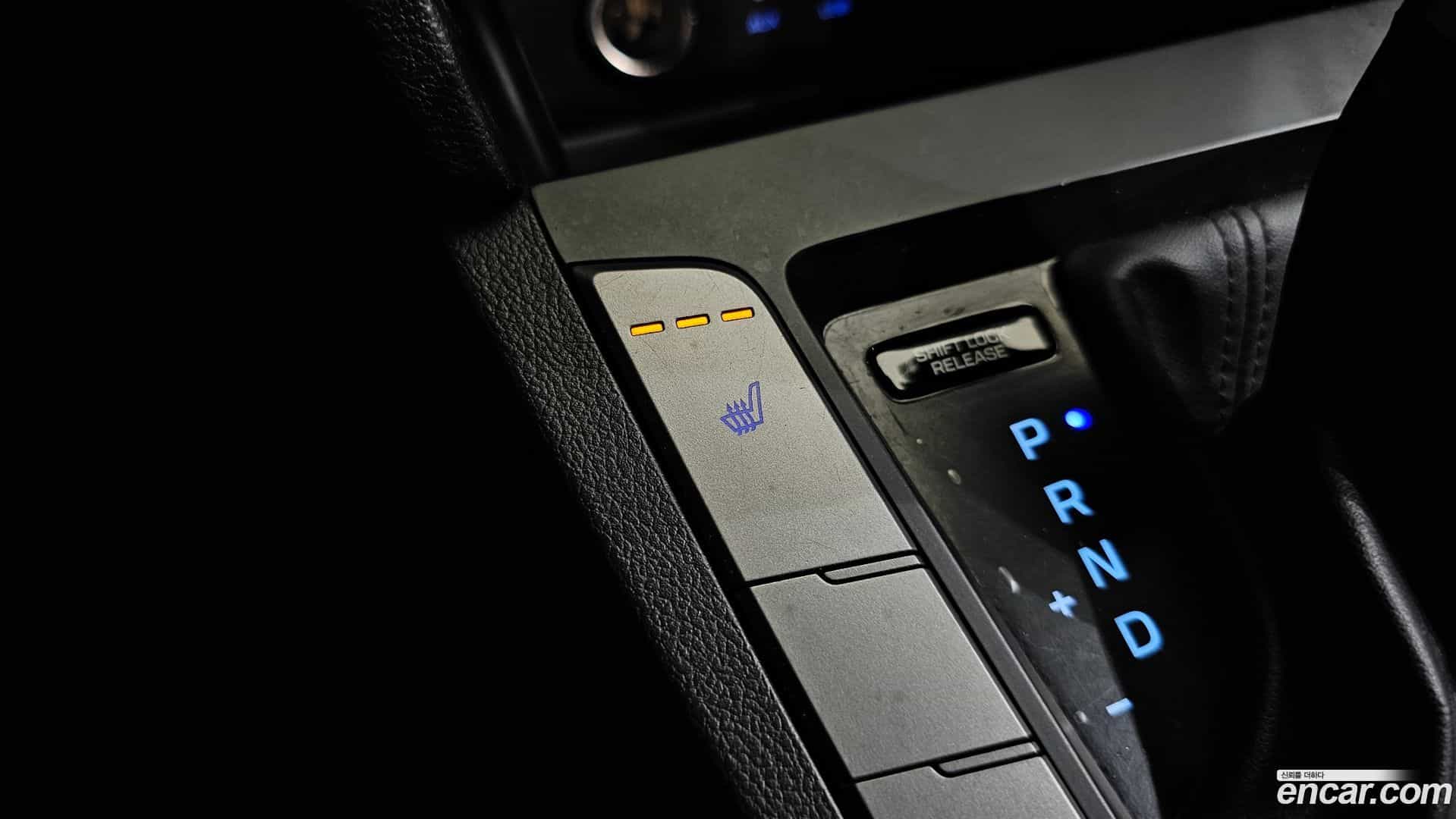 AVANTE Hyundai 2017.3-OPTION-041