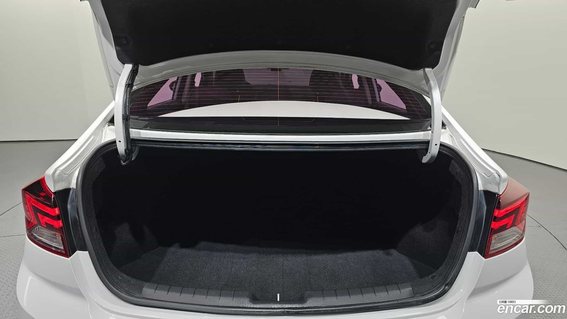 AVANTE Hyundai 2019.8-OPTION-024