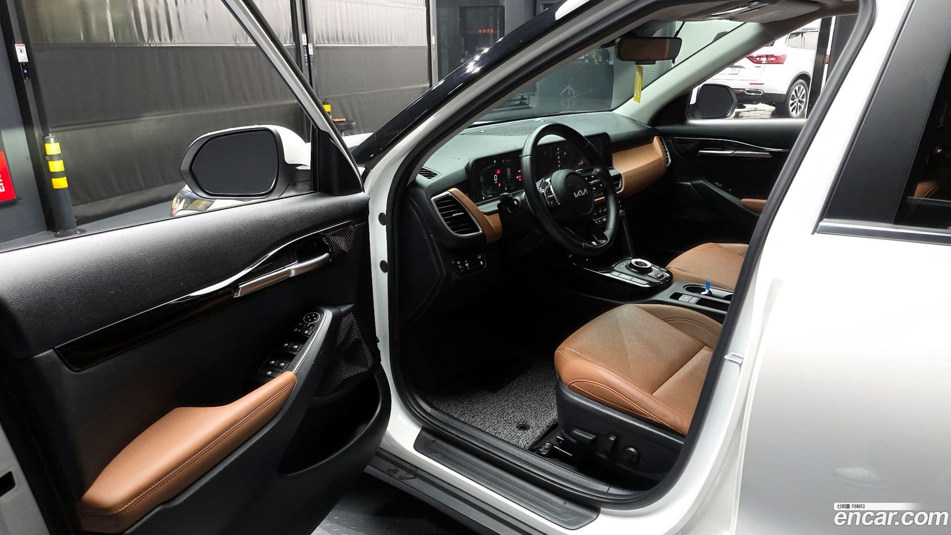 Main__Slider__Photo:Seltos Kia 2023.3-9