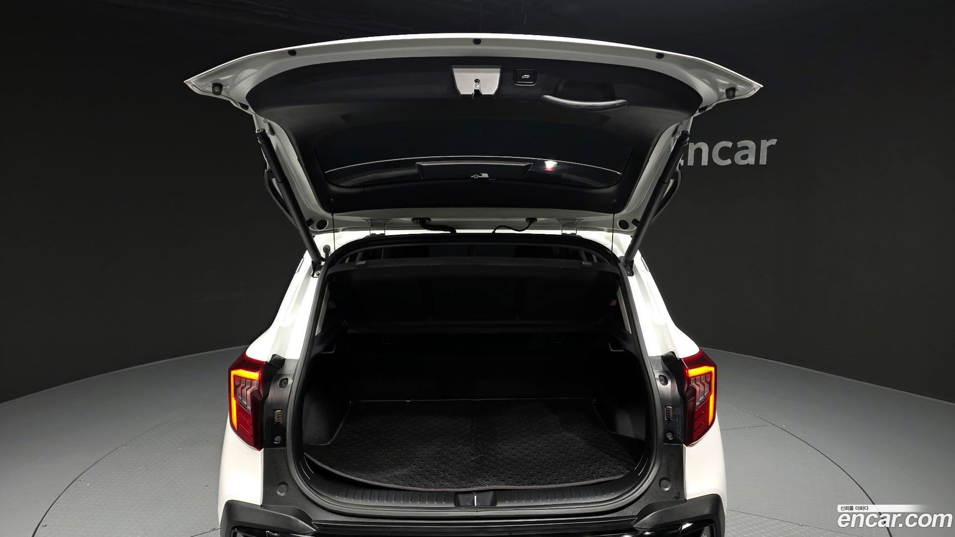 Main__Slider__Photo:Seltos Kia 2023.3-19