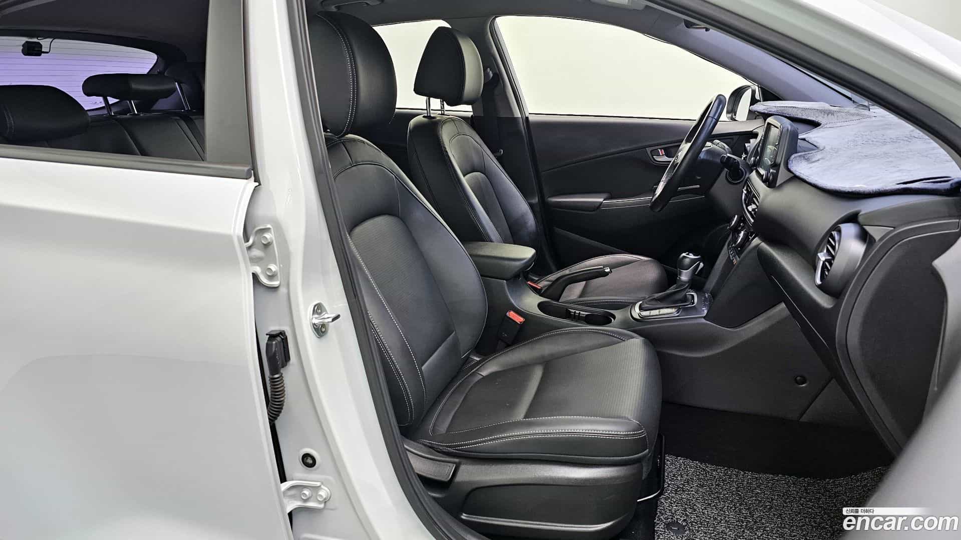 Kona Hyundai 2018.0-INNER-036