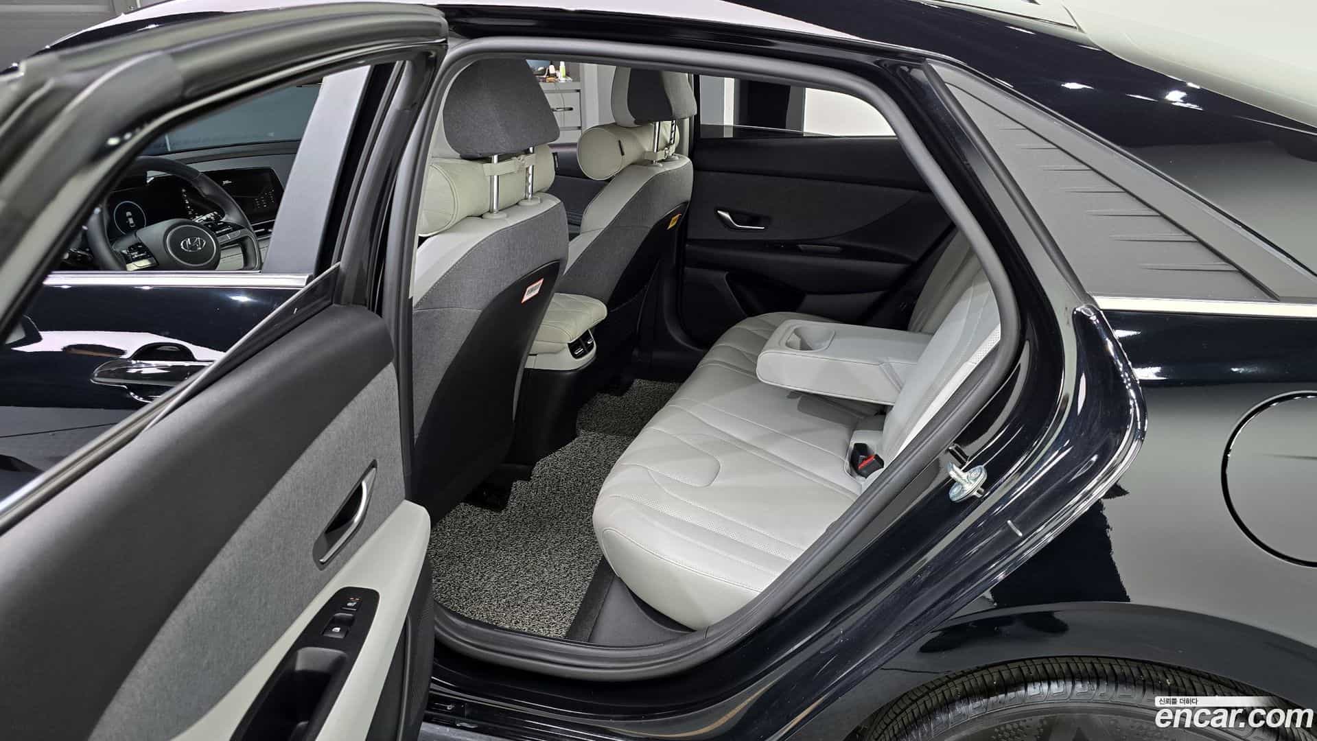 AVANTE Hyundai 2021.11-OPTION-015
