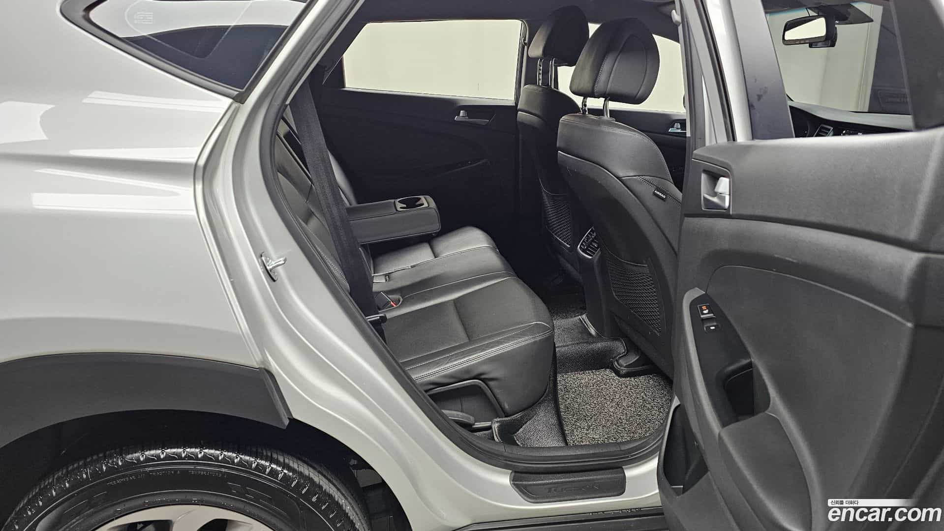 Tucson Hyundai 2017.8-OPTION-016