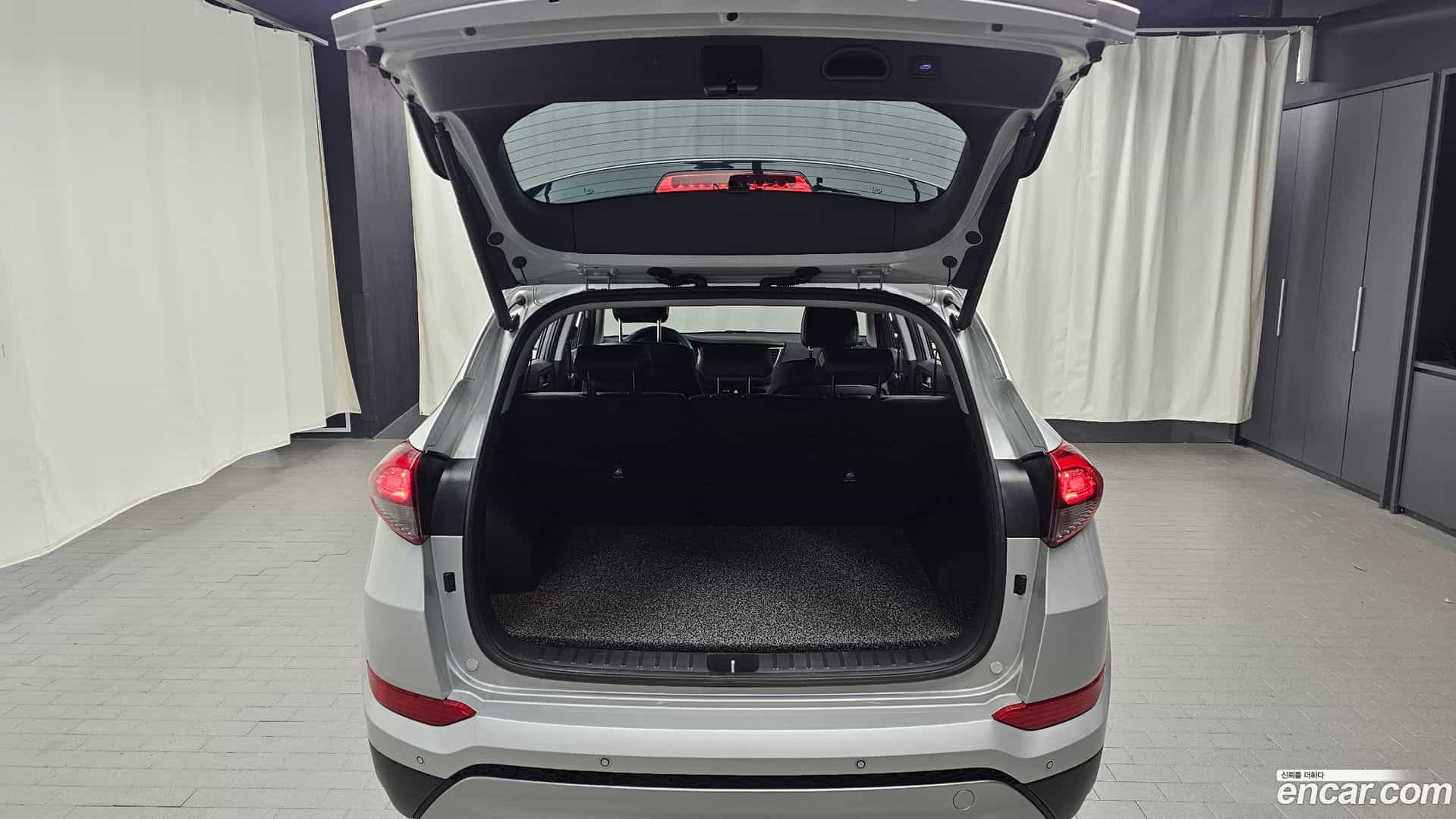 Tucson Hyundai 2017.8-OPTION-024
