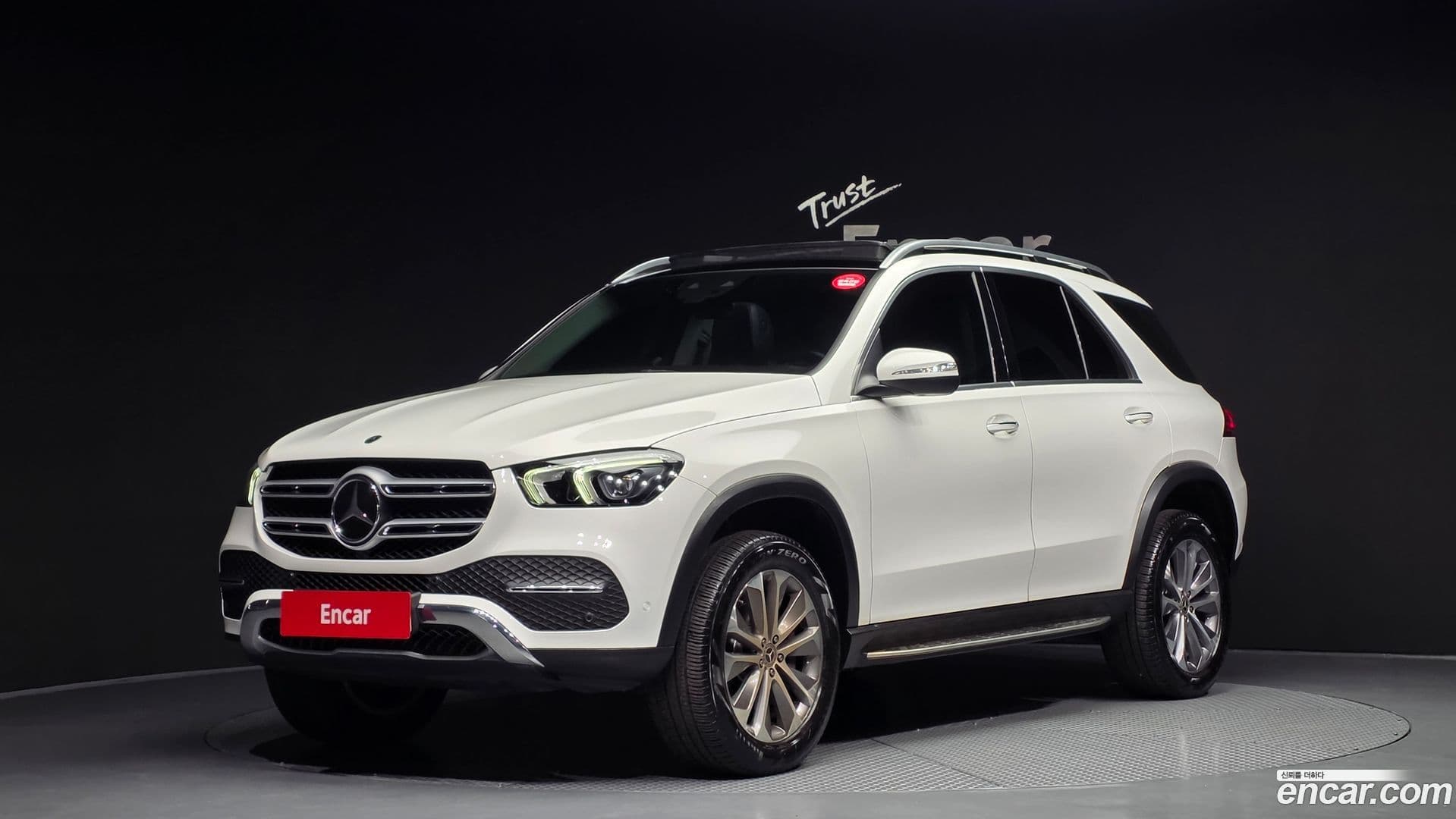 Main__Slider__Photo:GLE-Class Mercedes-Benz 2021.1-0