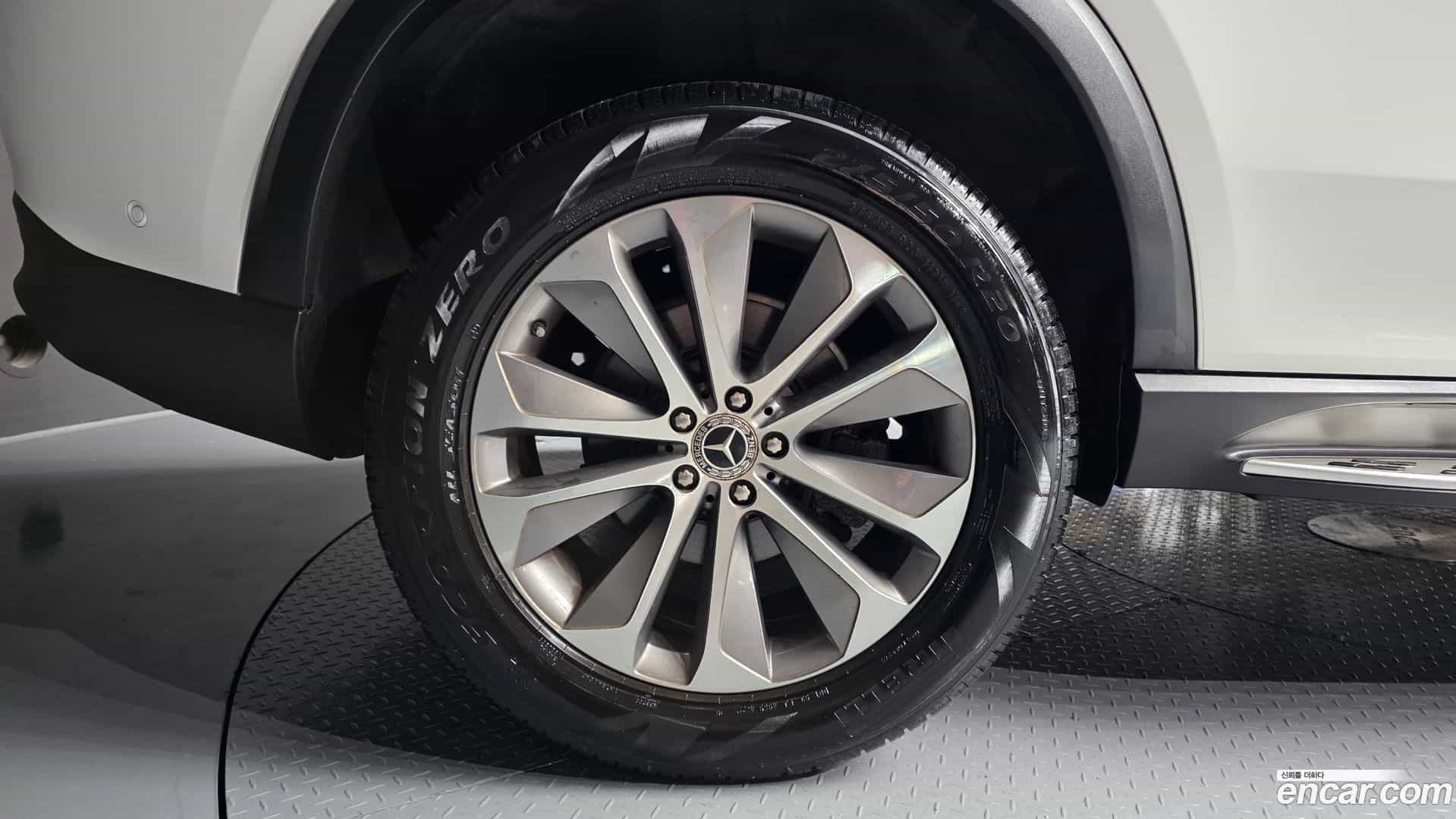 GLE-Class Mercedes-Benz 2021.1-OUTER-005