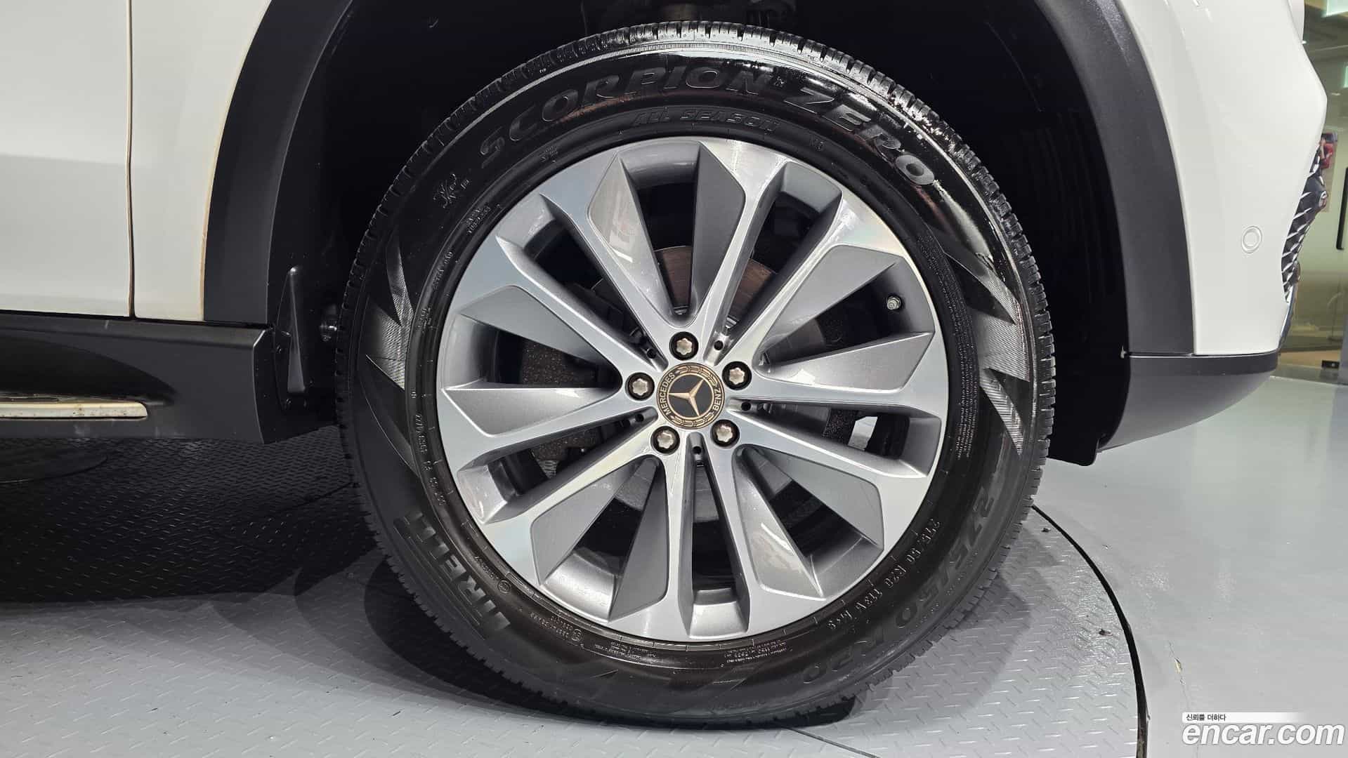 GLE-Class Mercedes-Benz 2021.1-OUTER-031