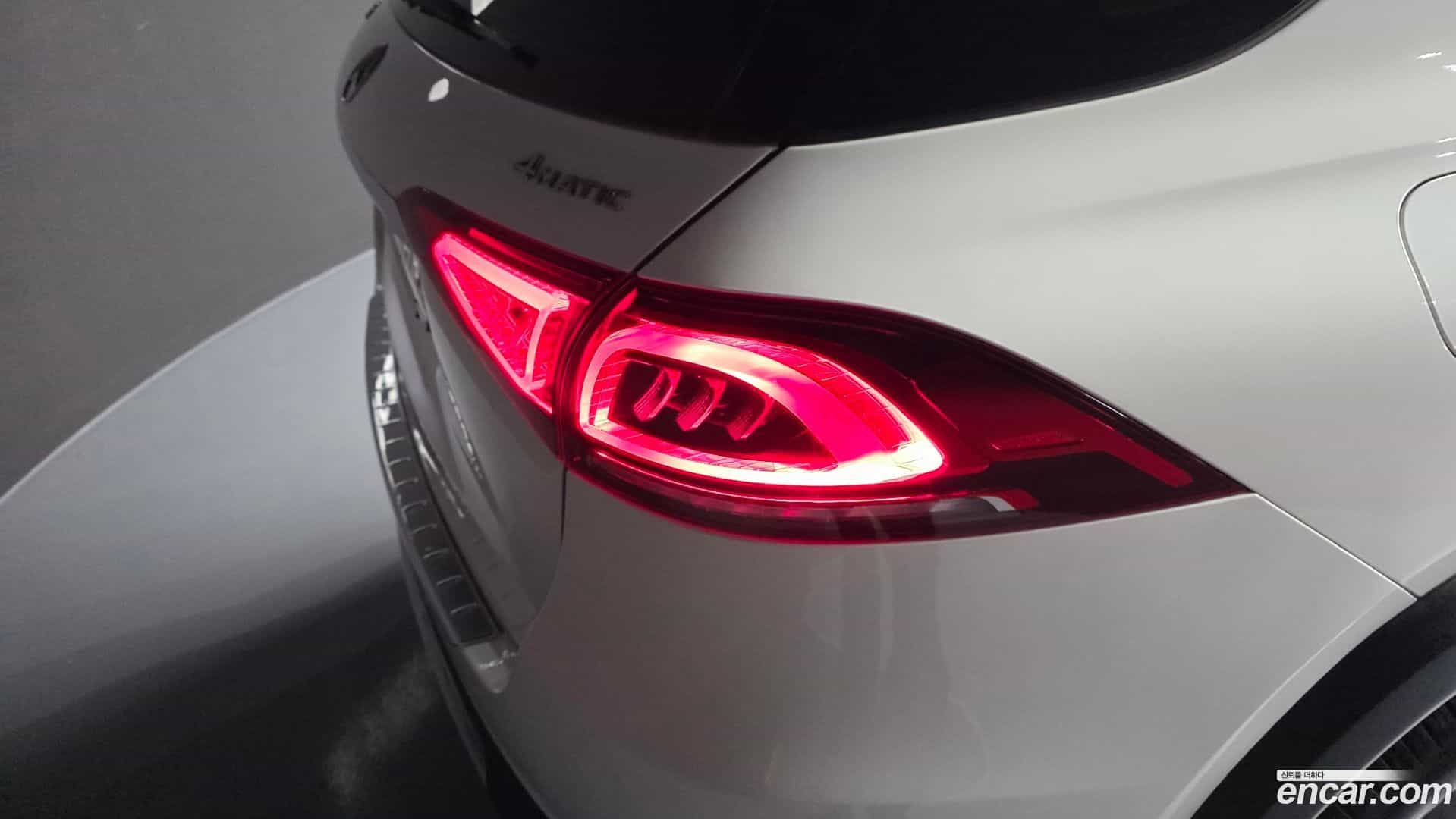 GLE-Class Mercedes-Benz 2021.1-OUTER-033