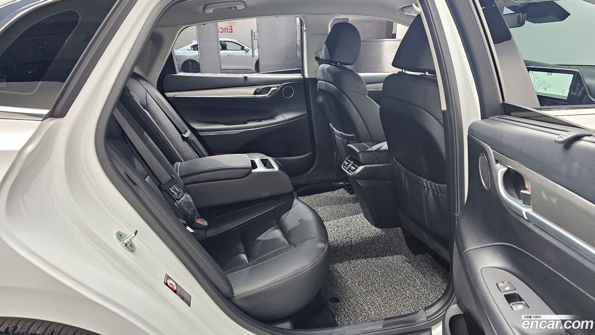 Main__Slider__Photo:Grandeur Hyundai 2021.4-10