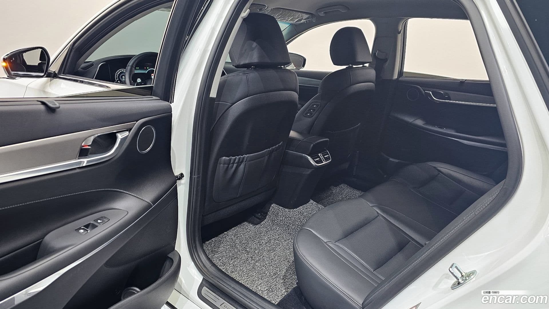 Main__Slider__Photo:Grandeur Hyundai 2021.4-11