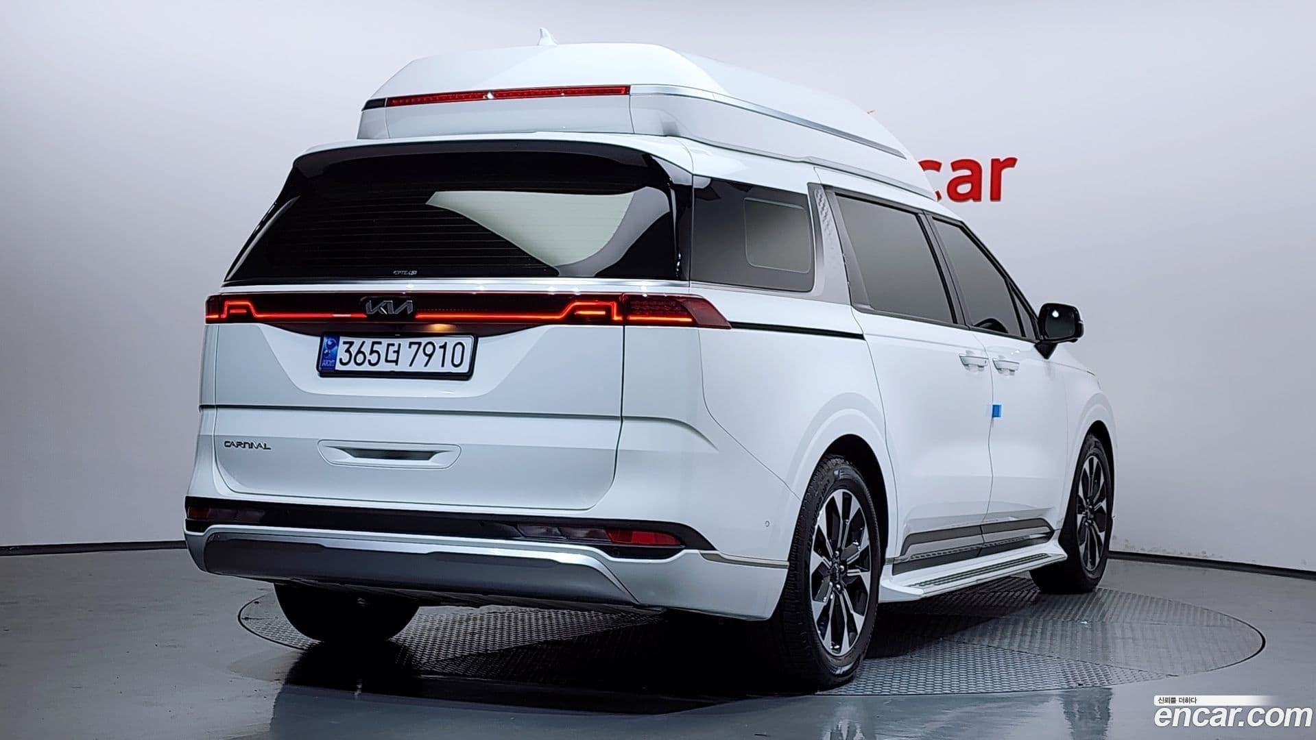 Main__Slider__Photo:Canival Kia 2022.6-1
