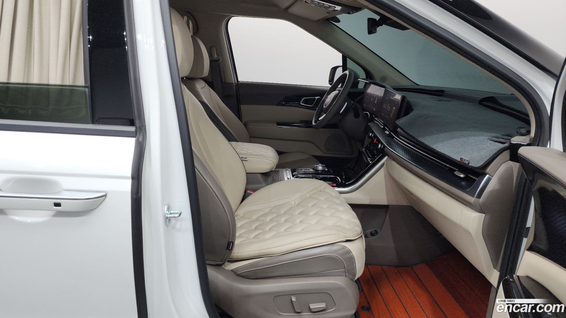 Main__Slider__Photo:Canival Kia 2022.6-10