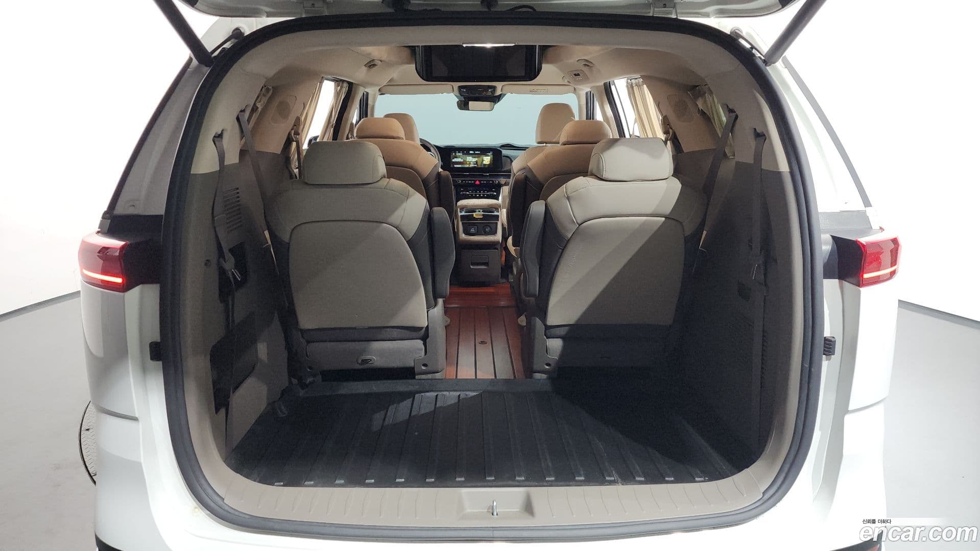 Main__Slider__Photo:Canival Kia 2022.6-19
