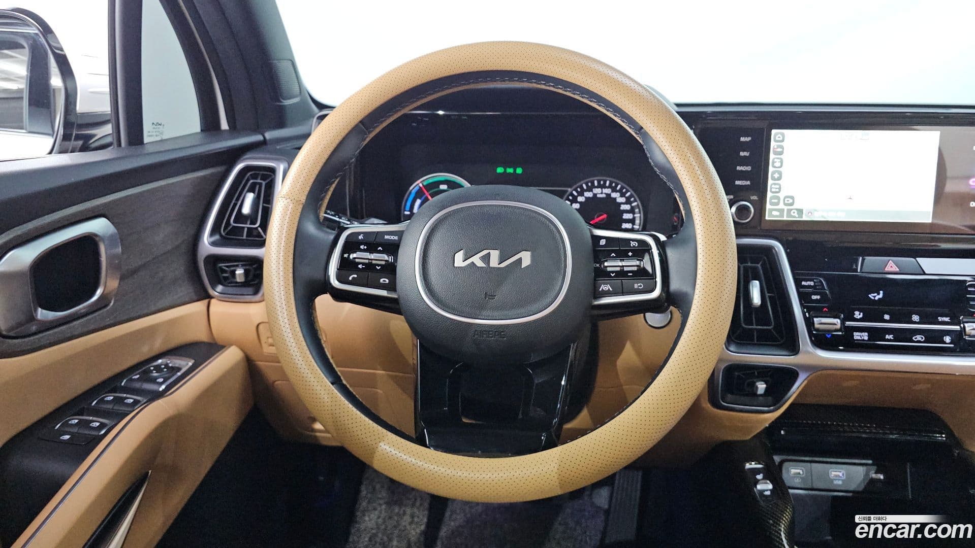 Main__Slider__Photo:Sorento Kia 2022.3-10