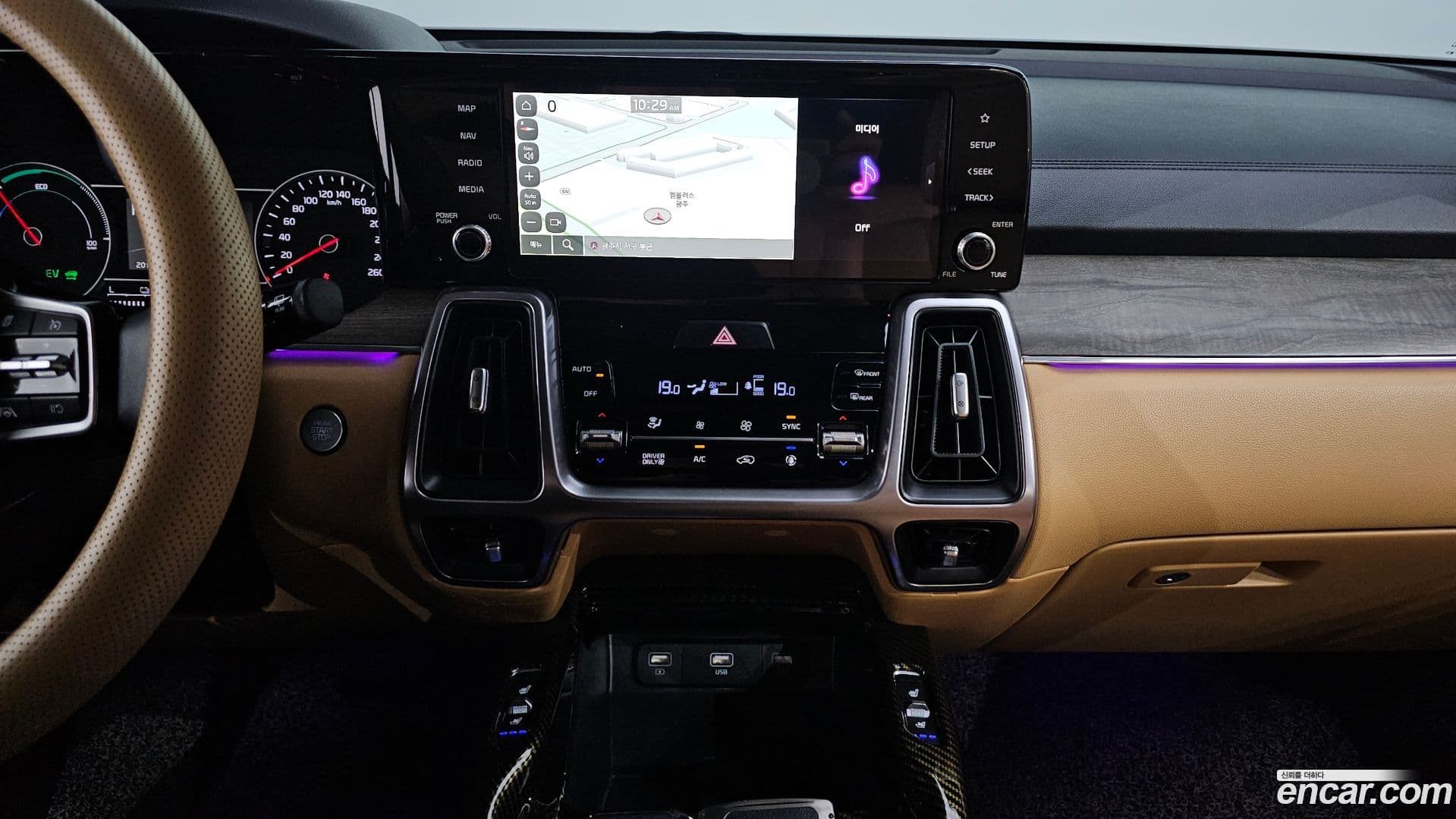 Main__Slider__Photo:Sorento Kia 2022.3-11
