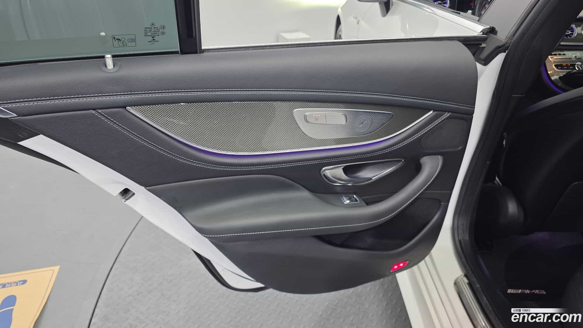 CLS-Class Mercedes-Benz 2018.10-INNER-035