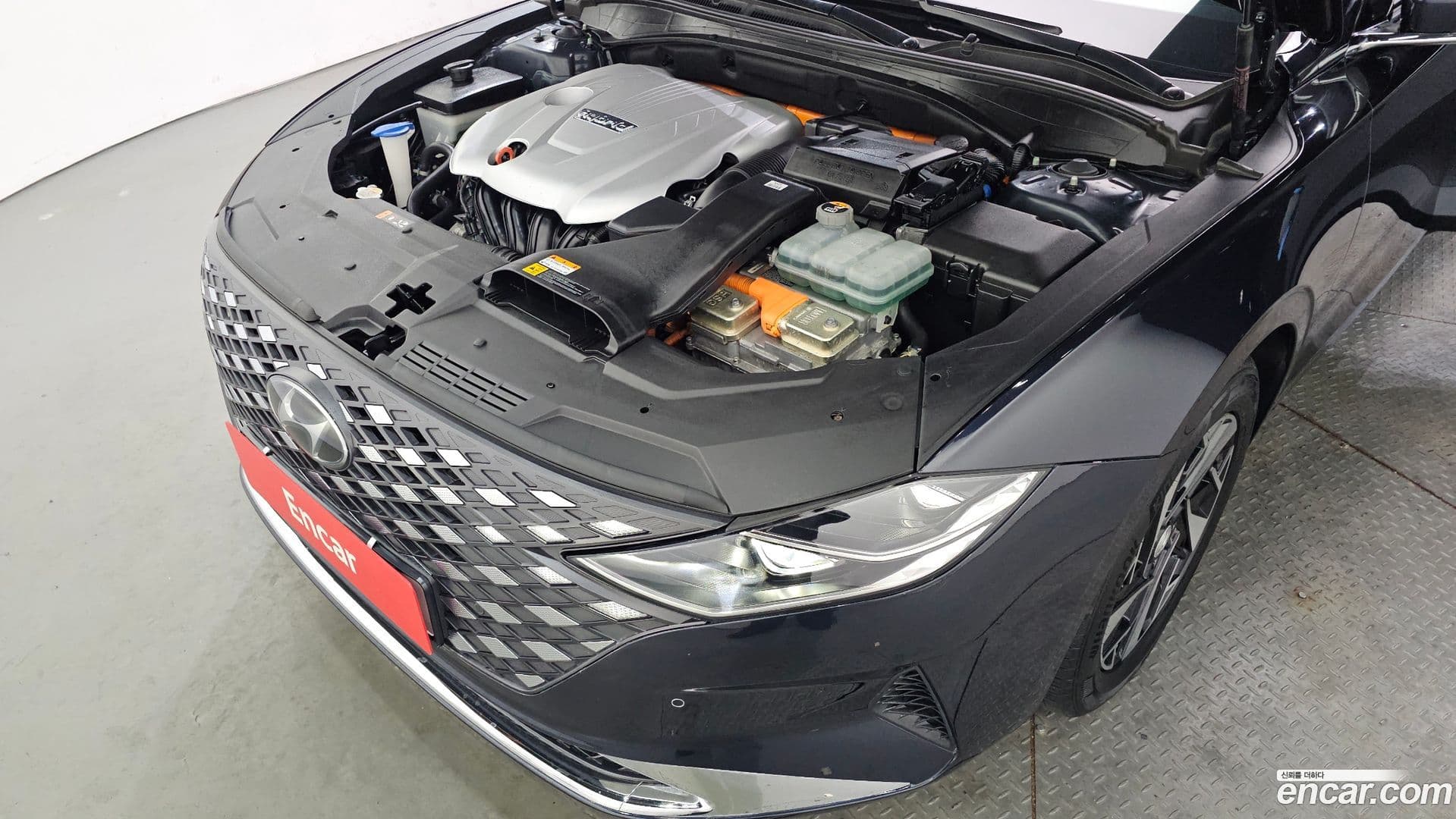 Main__Slider__Photo:Grandeur Hyundai 2020.4-5