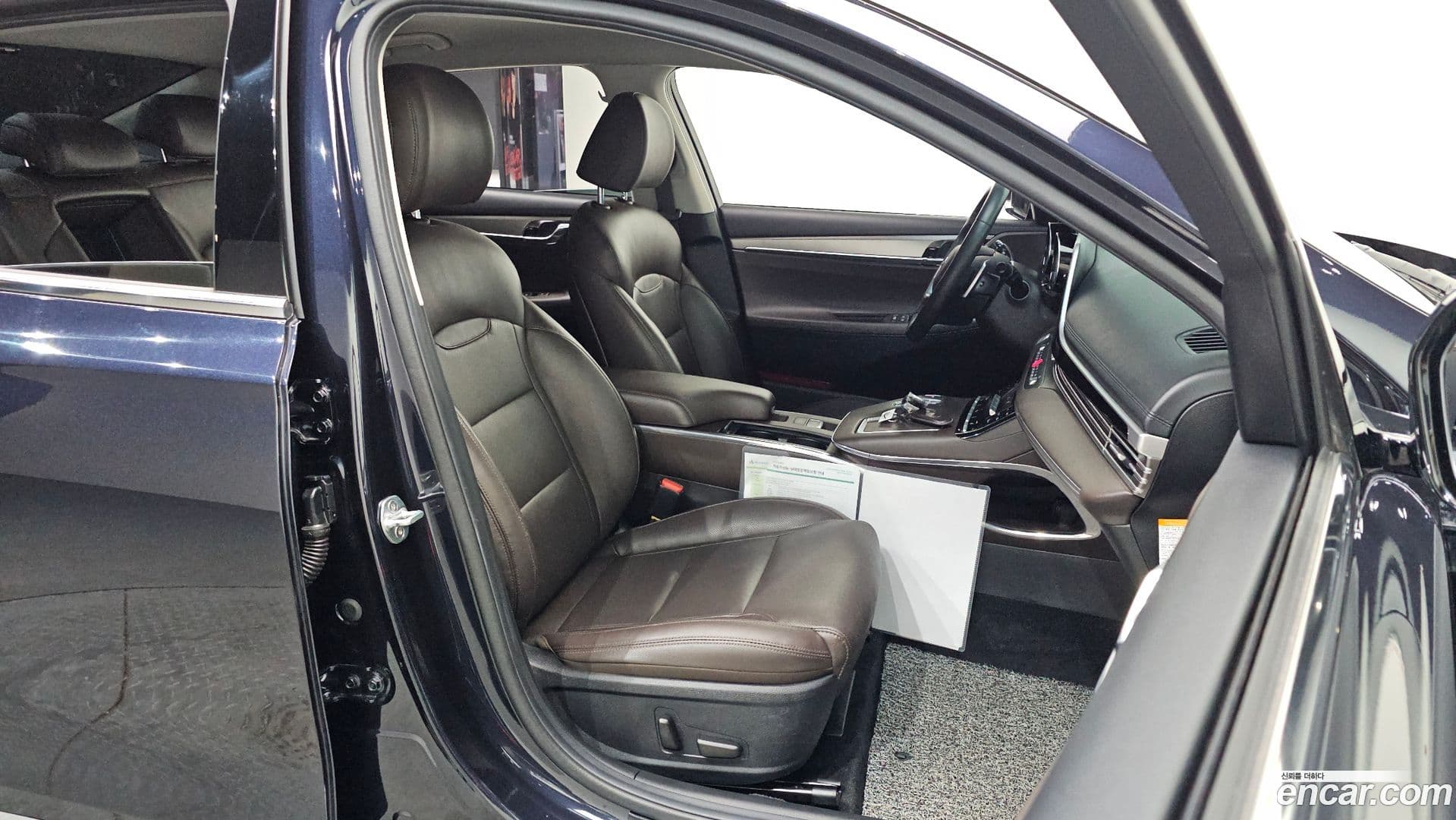 Main__Slider__Photo:Grandeur Hyundai 2020.4-11