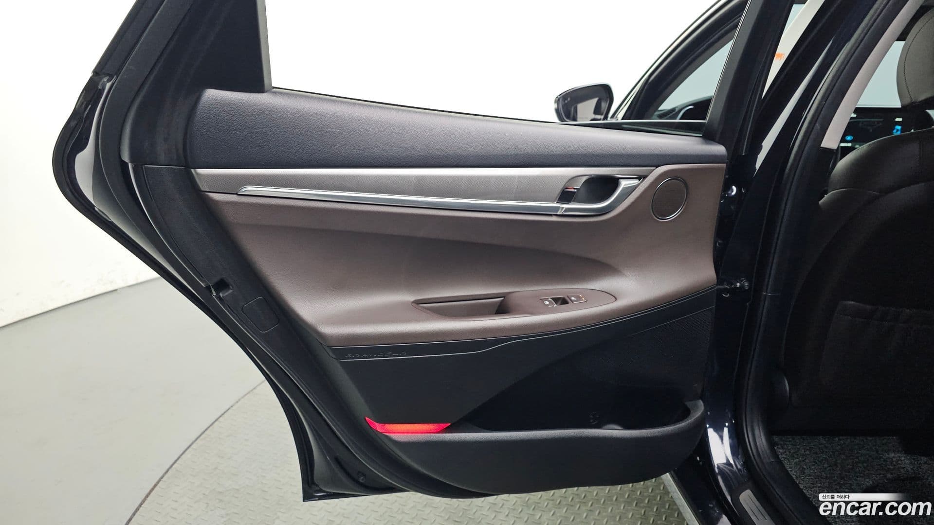 Main__Slider__Photo:Grandeur Hyundai 2020.4-24