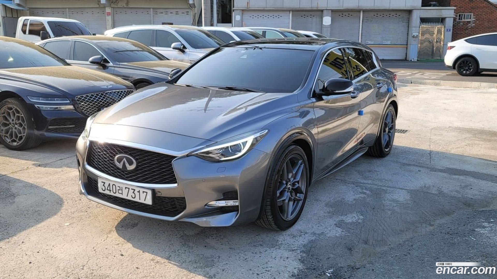 Main__Slider__Photo:Q30 Infiniti 2017.9-0
