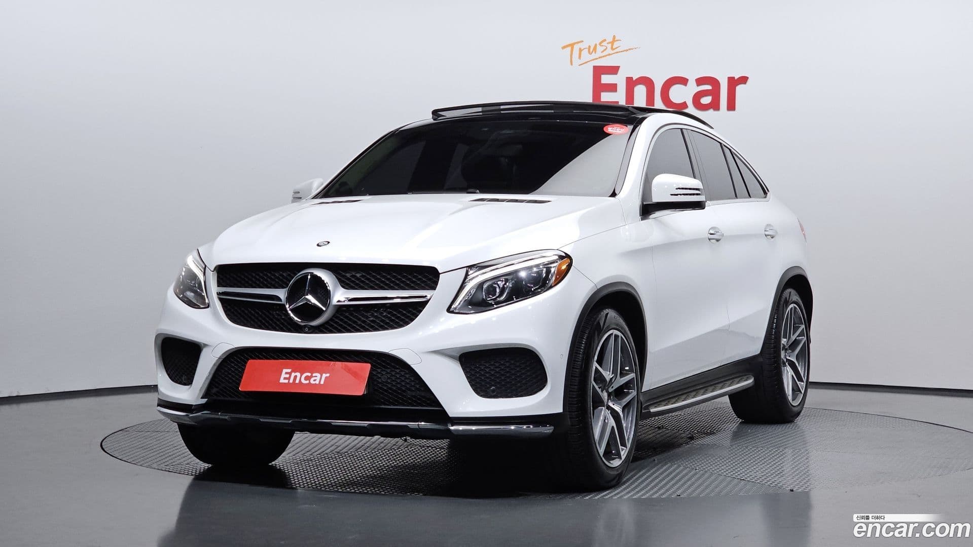 Main__Slider__Photo:GLE-Class Mercedes-Benz 2017.0-0
